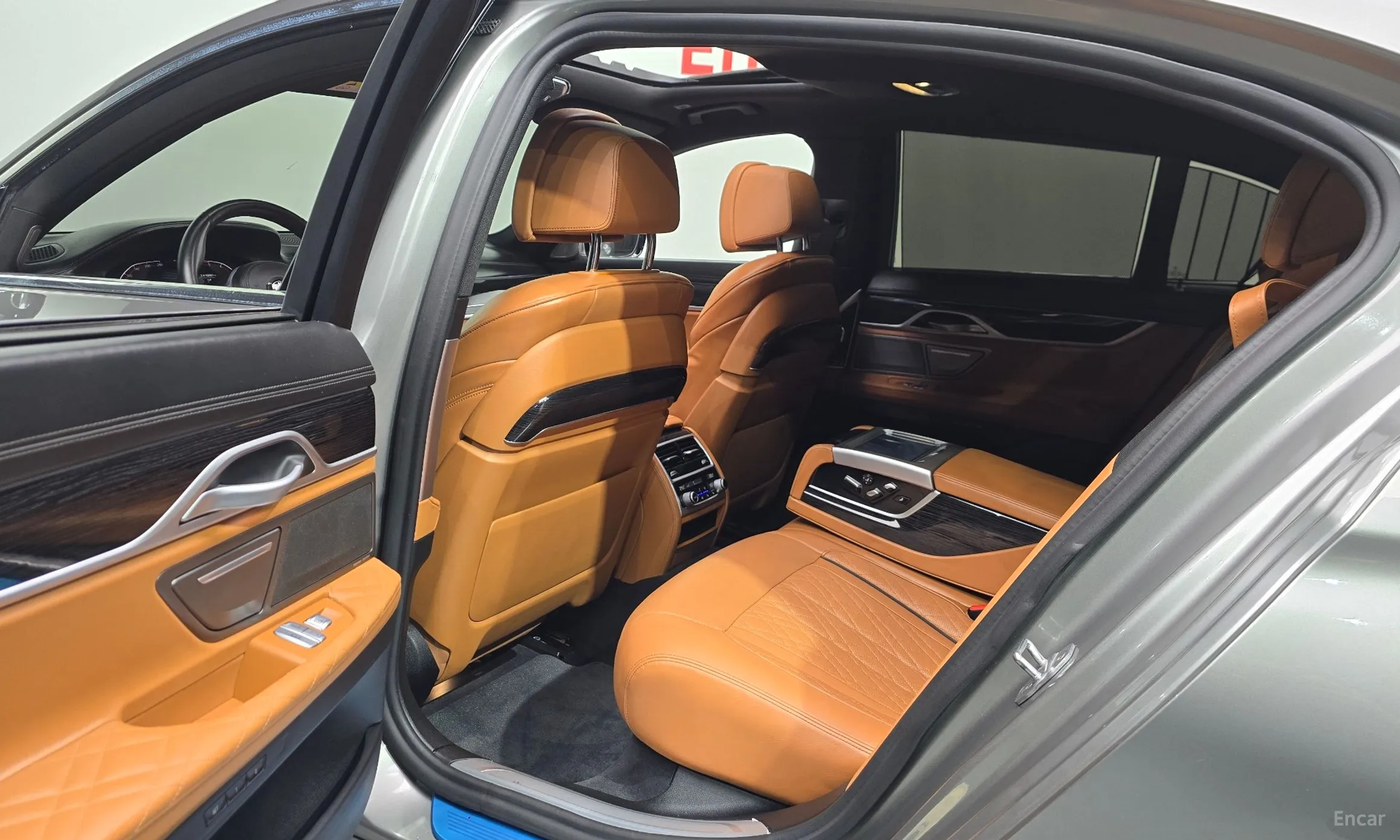 BMW 7 Series (G11) превью 12