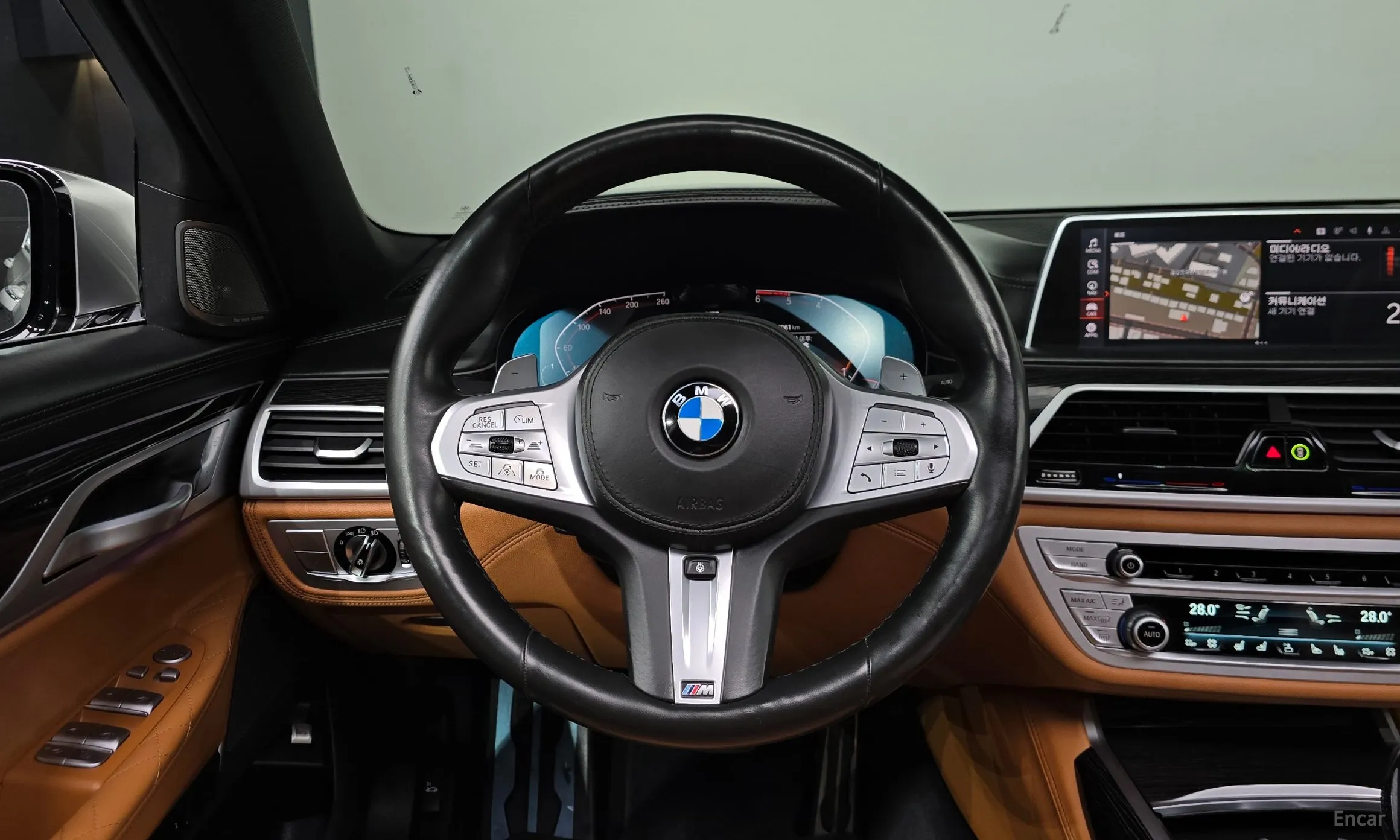 BMW 7 Series (G11) превью 13