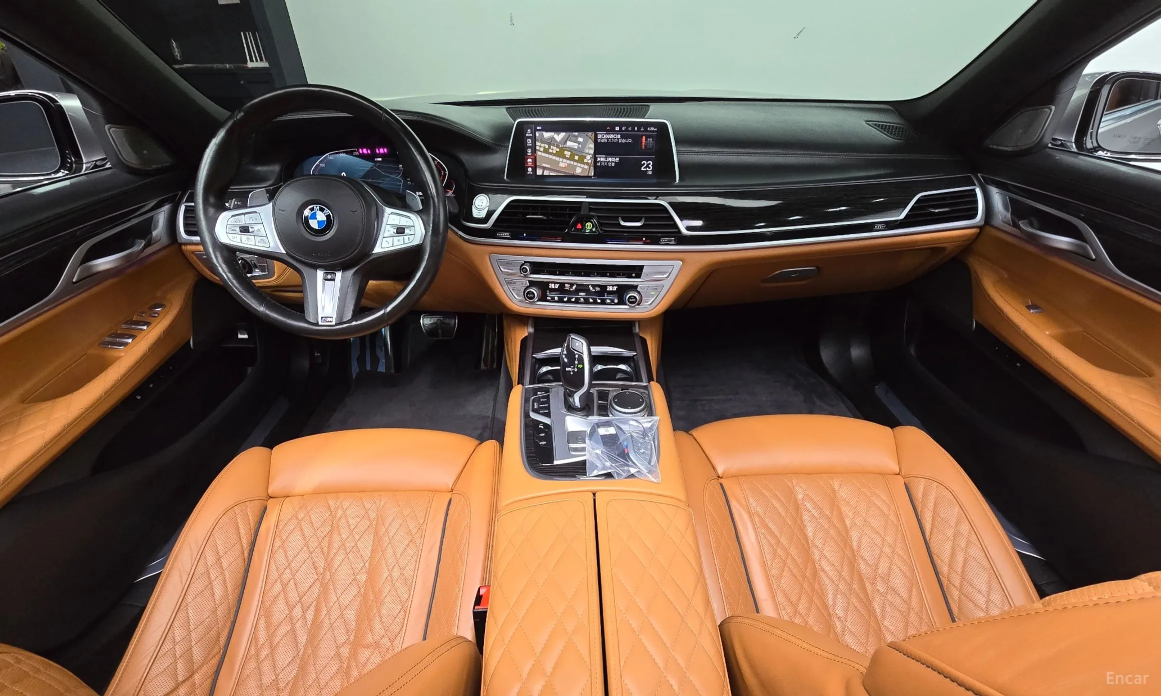 BMW 7 Series (G11) превью 7