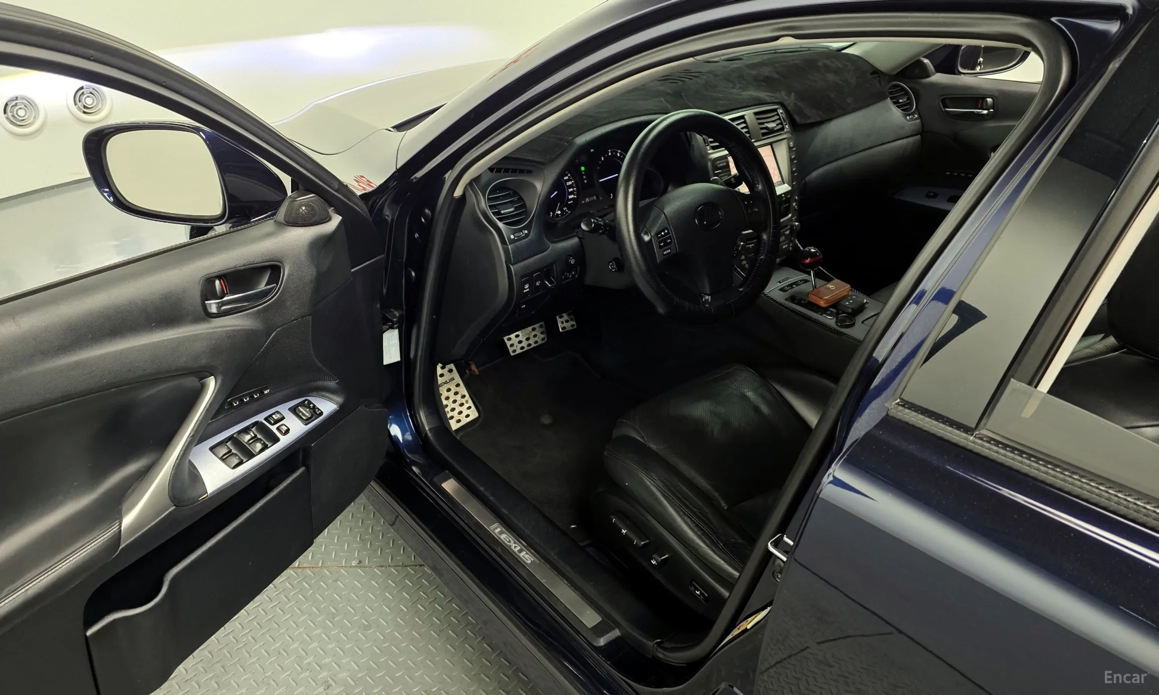 Lexus IS250 превью 11
