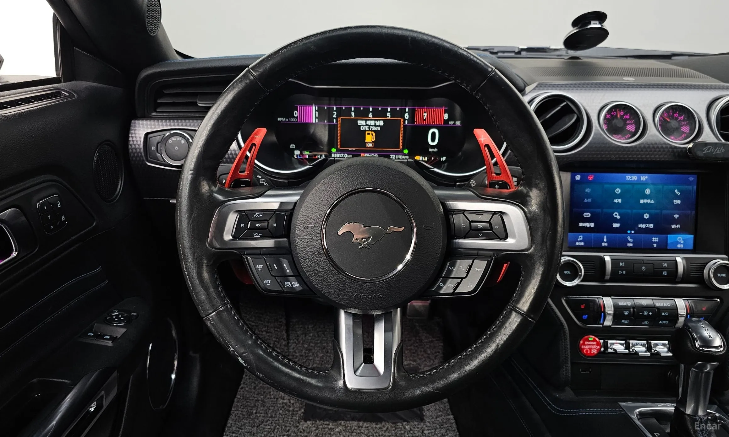 Ford Mustang превью 13