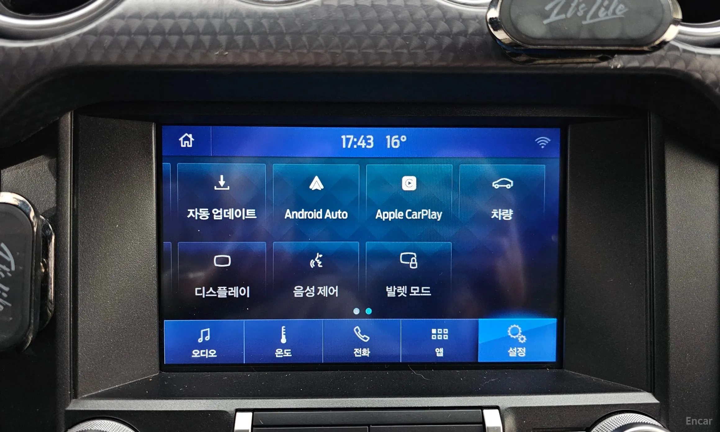 Ford Mustang превью 19
