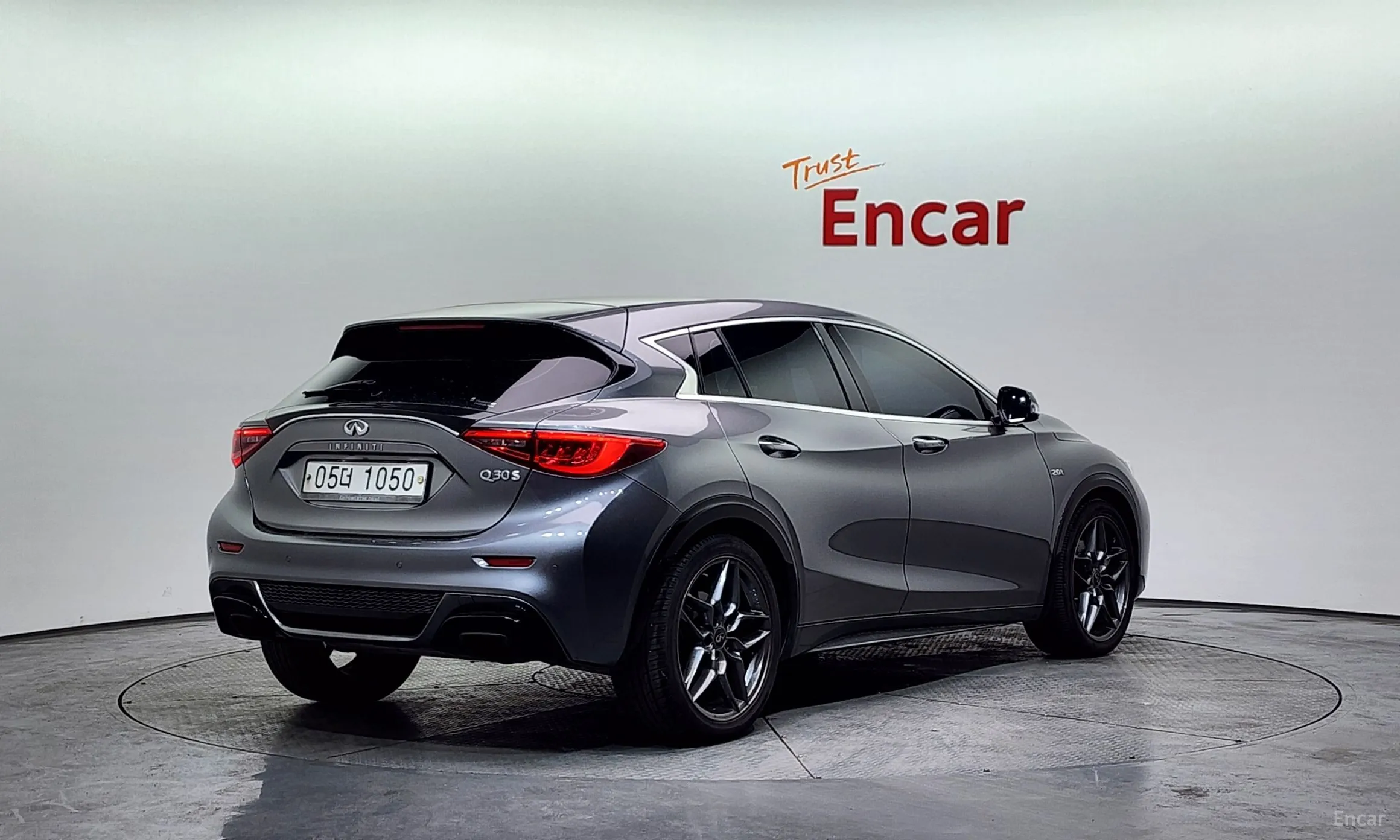 Infiniti Q30 превью 2