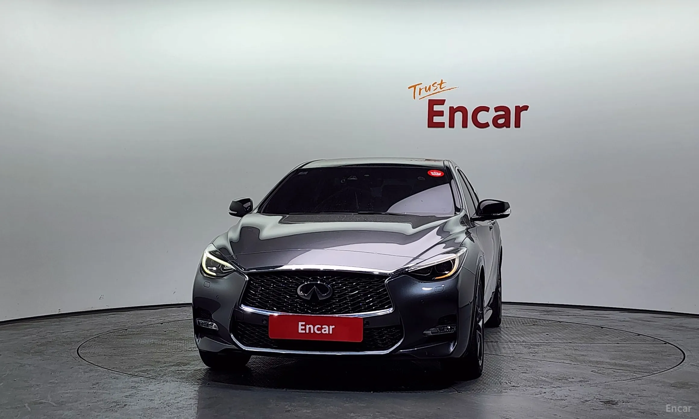 Infiniti Q30 превью 3