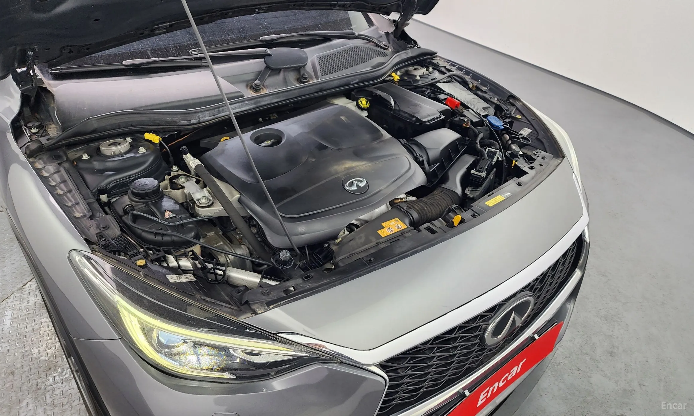 Infiniti Q30 превью 6