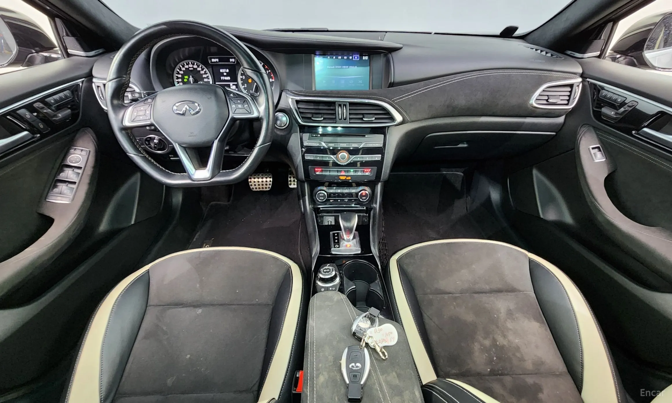 Infiniti Q30 превью 7