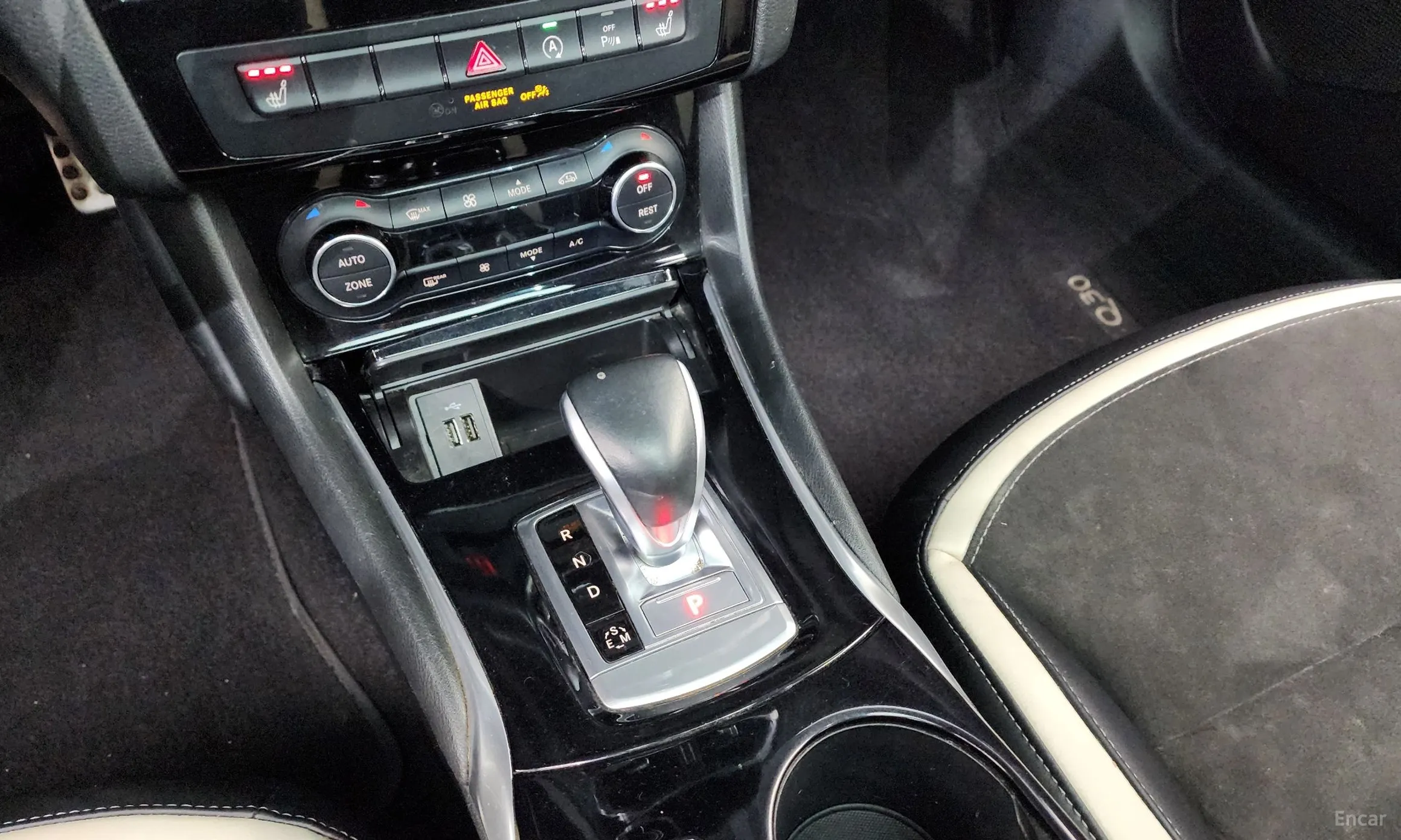 Infiniti Q30 превью 9