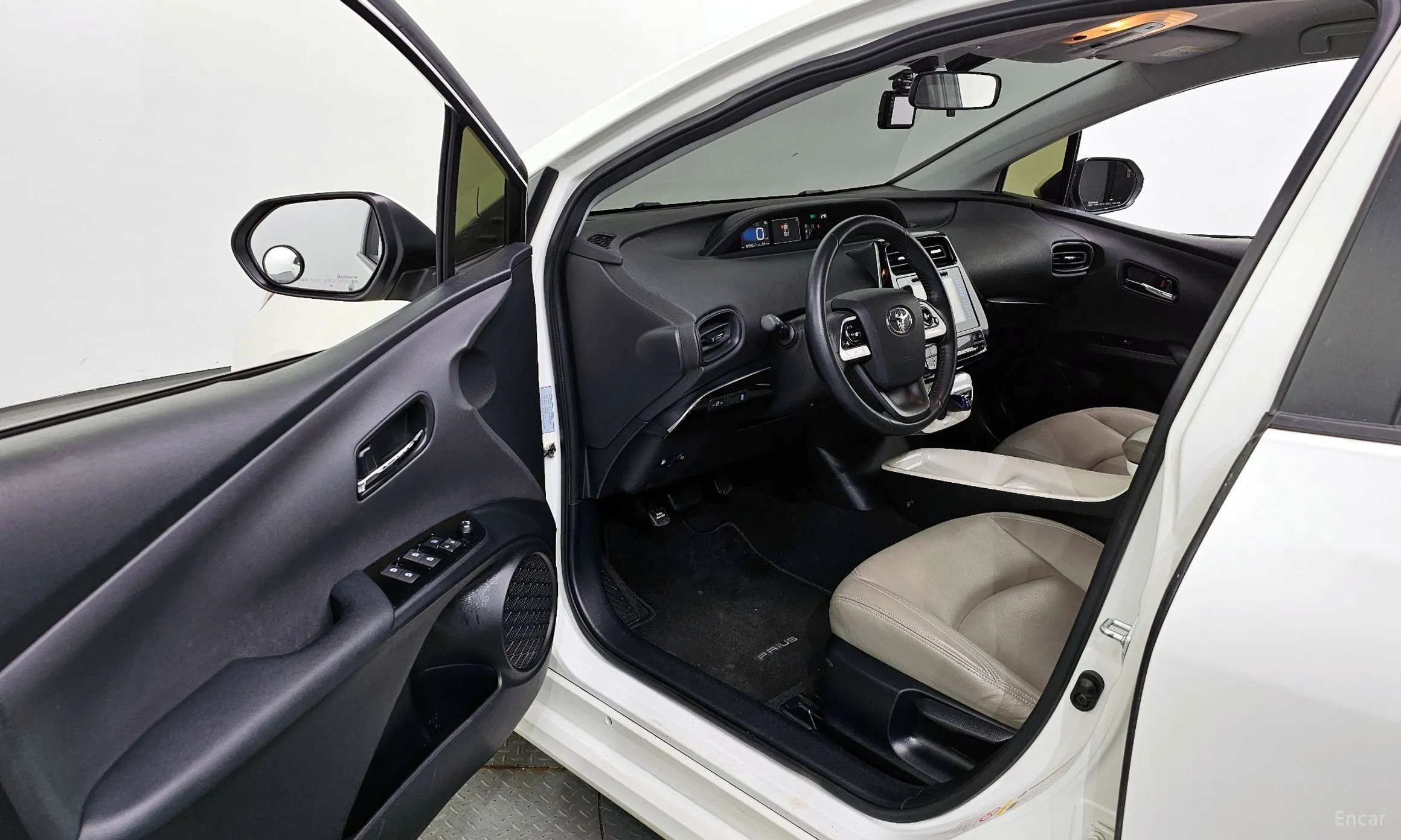Toyota Prius 4th Generation превью 10