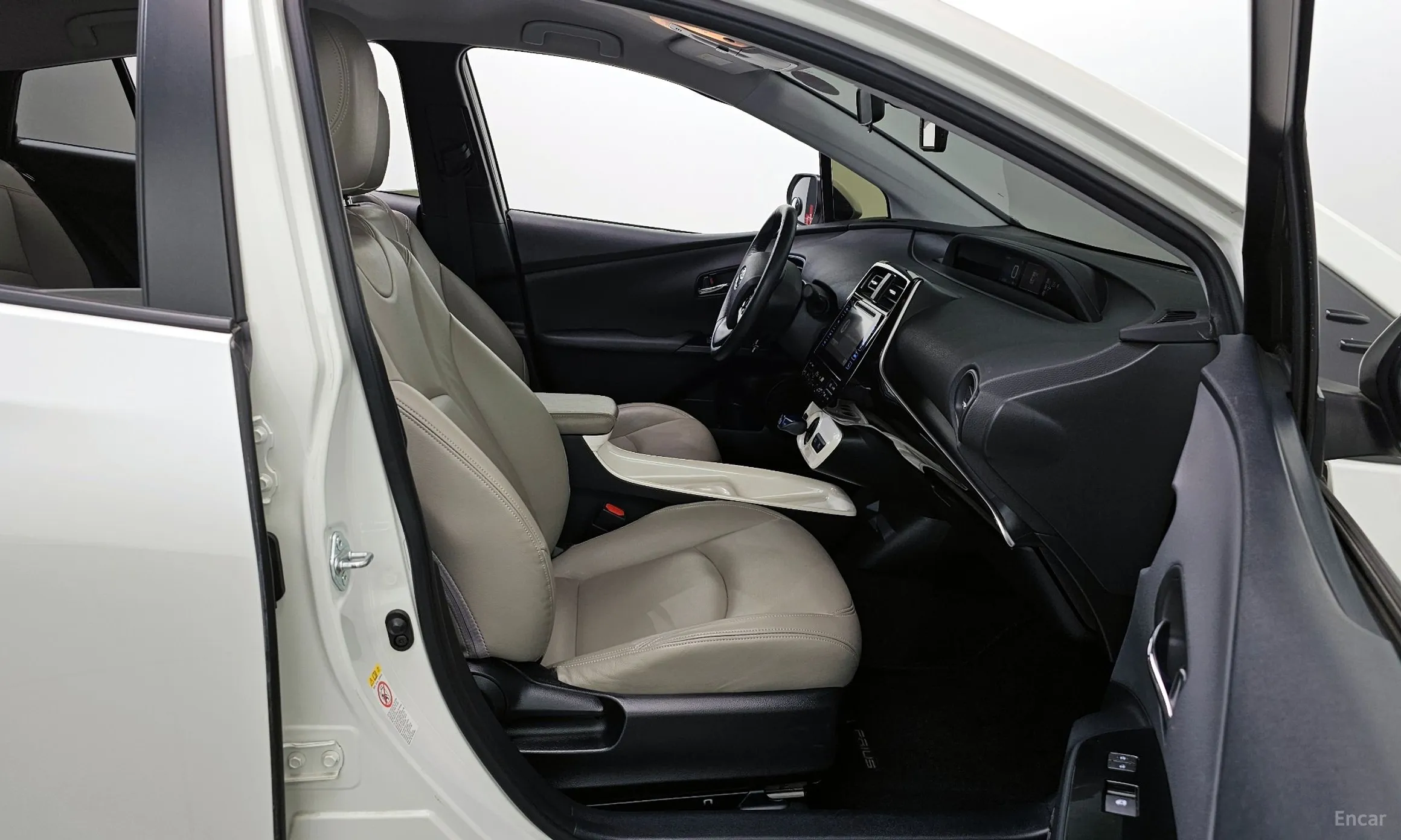 Toyota Prius 4th Generation превью 11