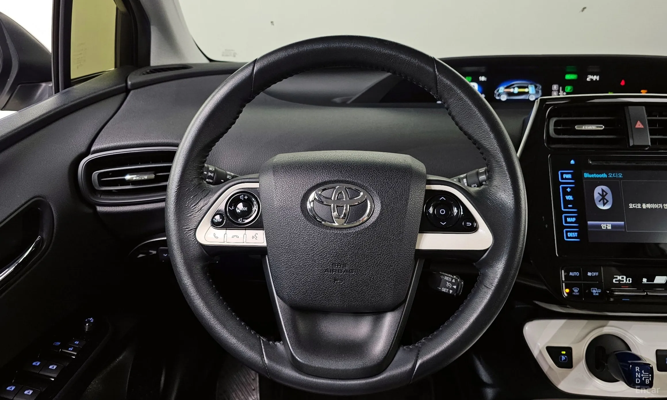 Toyota Prius 4th Generation превью 13