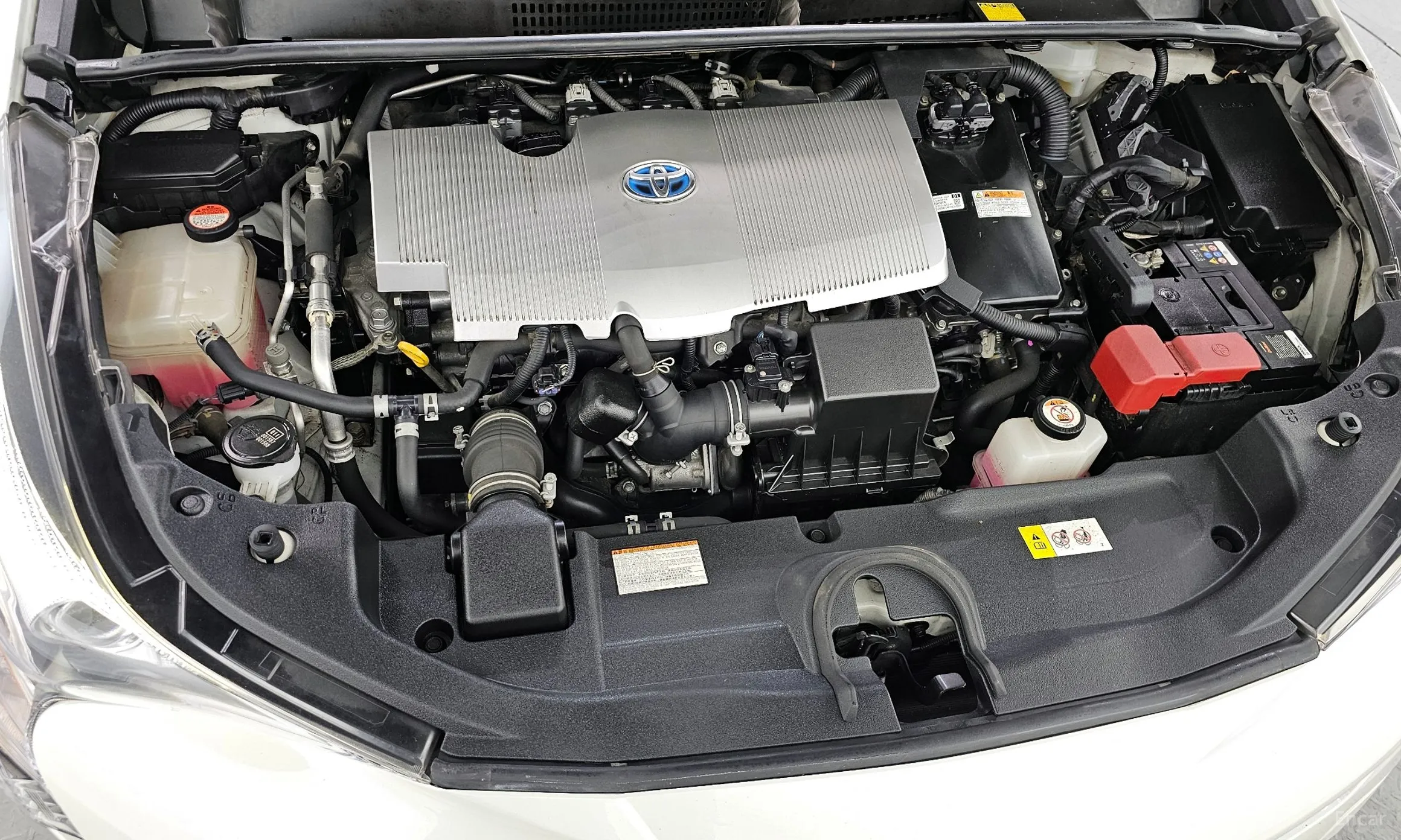 Toyota Prius 4th Generation превью 6