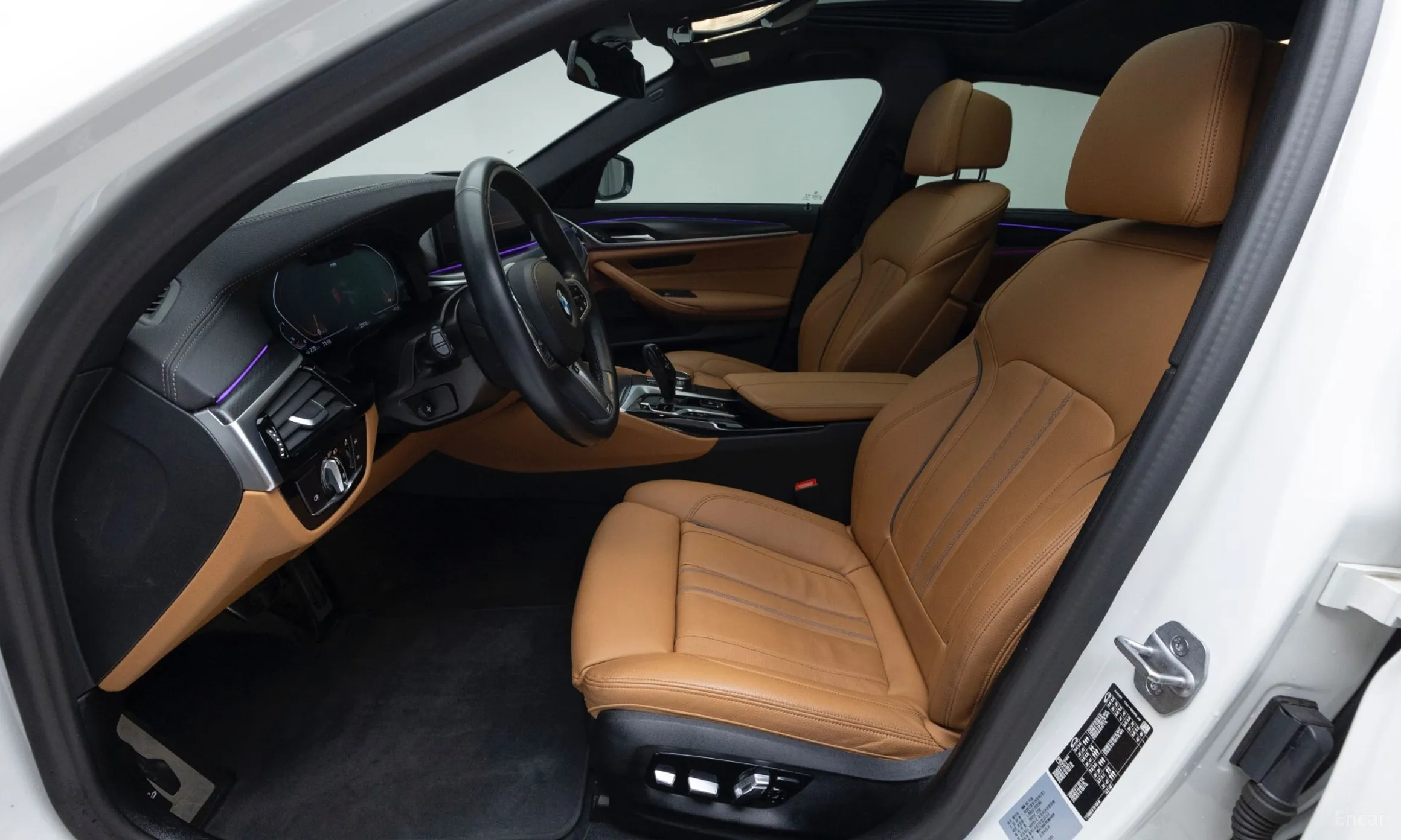 BMW 5 Series (G30) превью 10