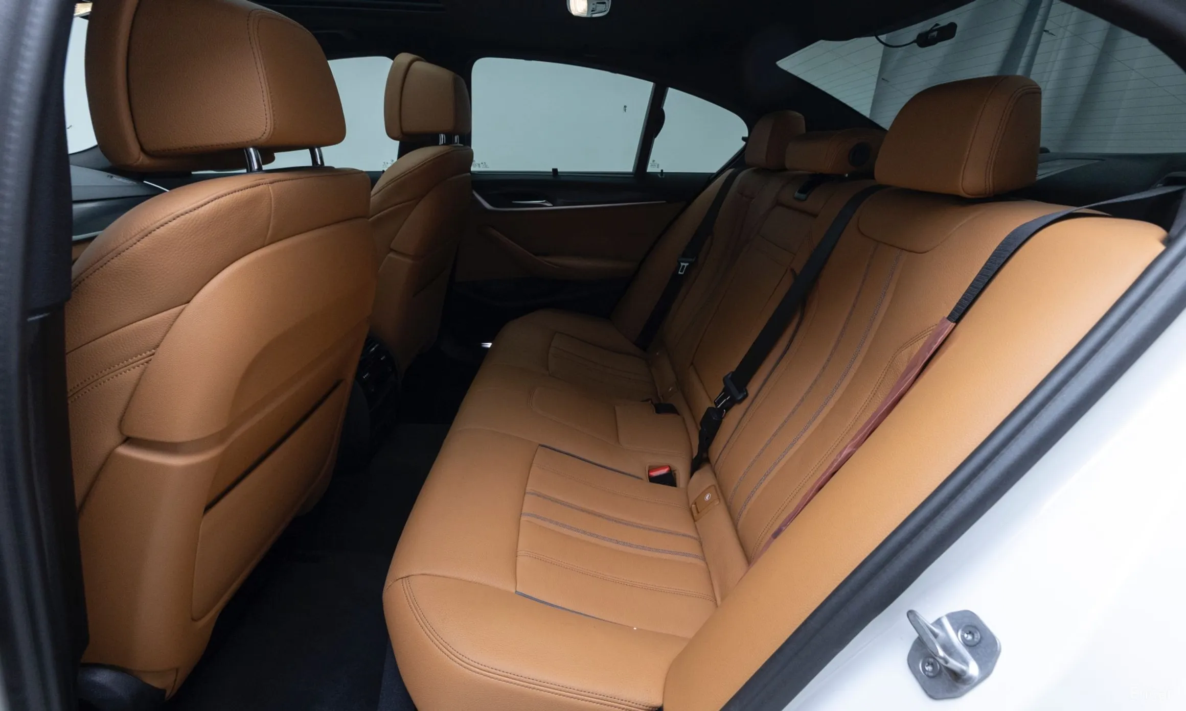 BMW 5 Series (G30) превью 11