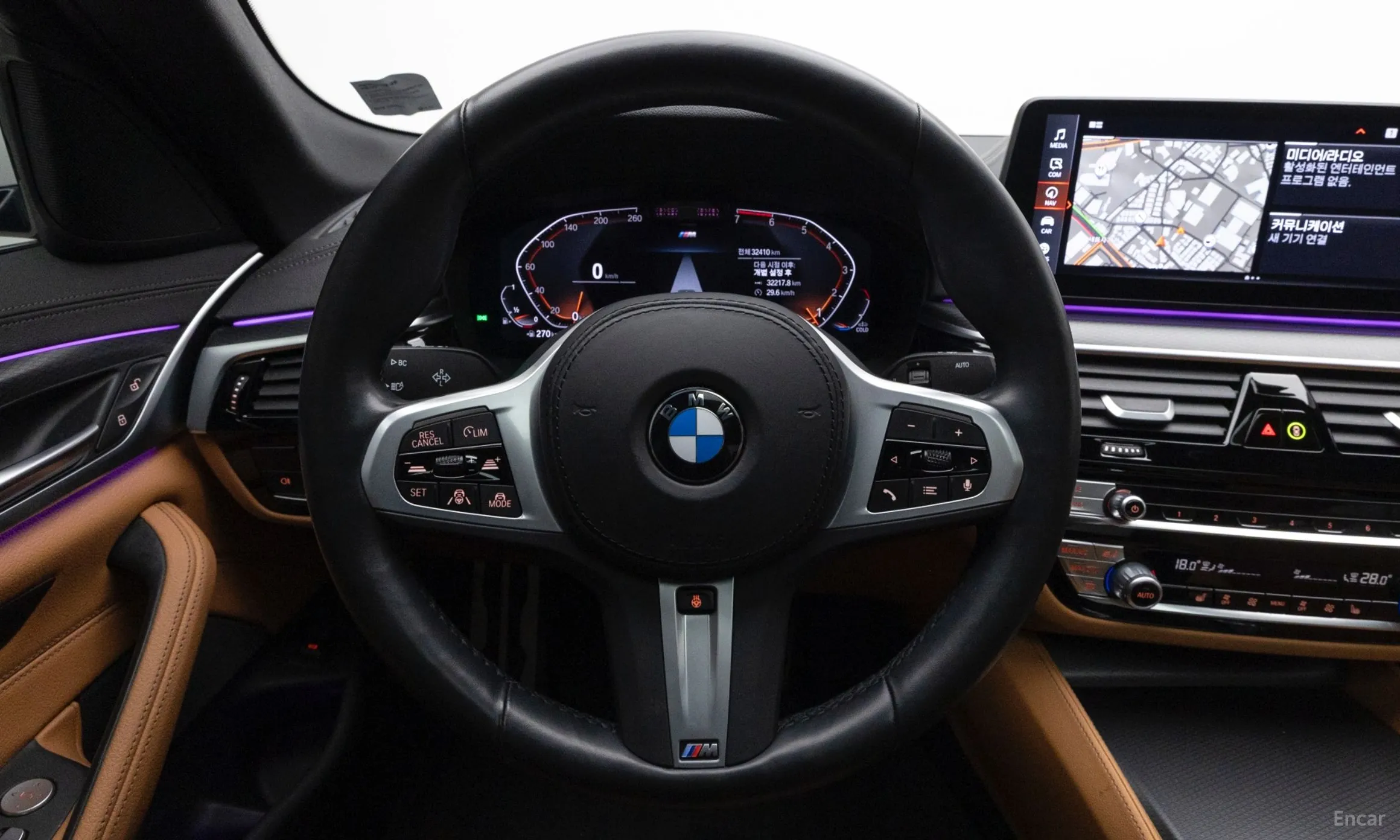 BMW 5 Series (G30) превью 12