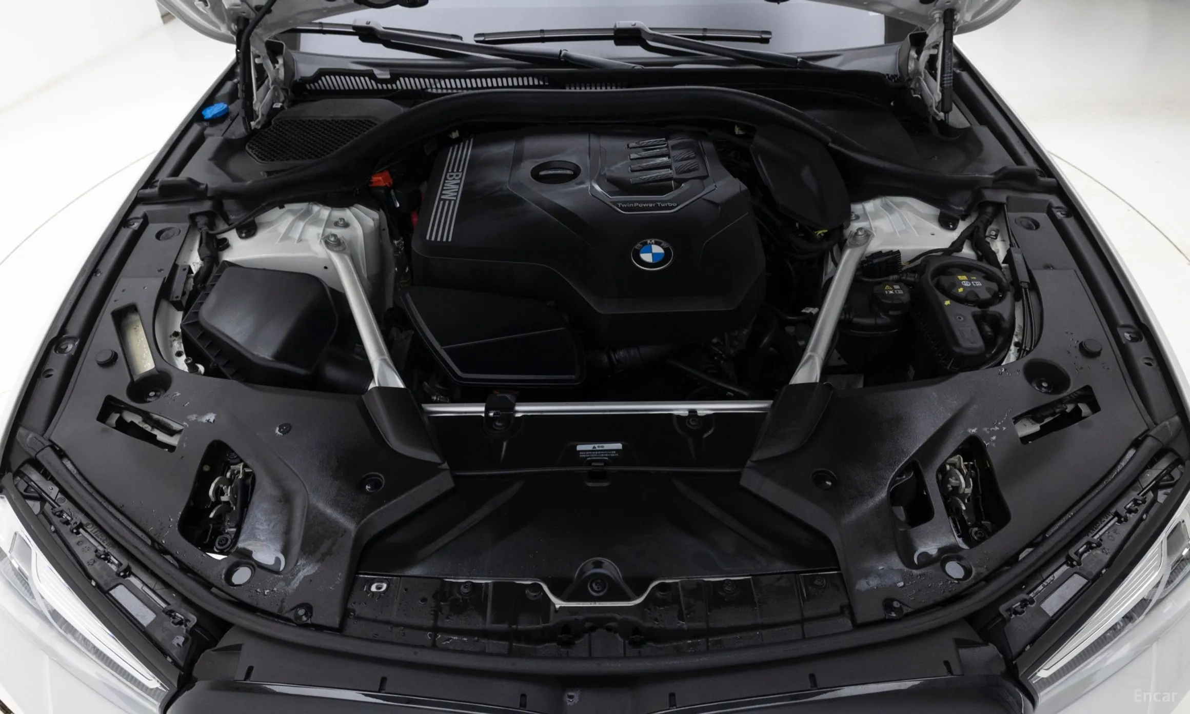BMW 5 Series (G30) превью 6