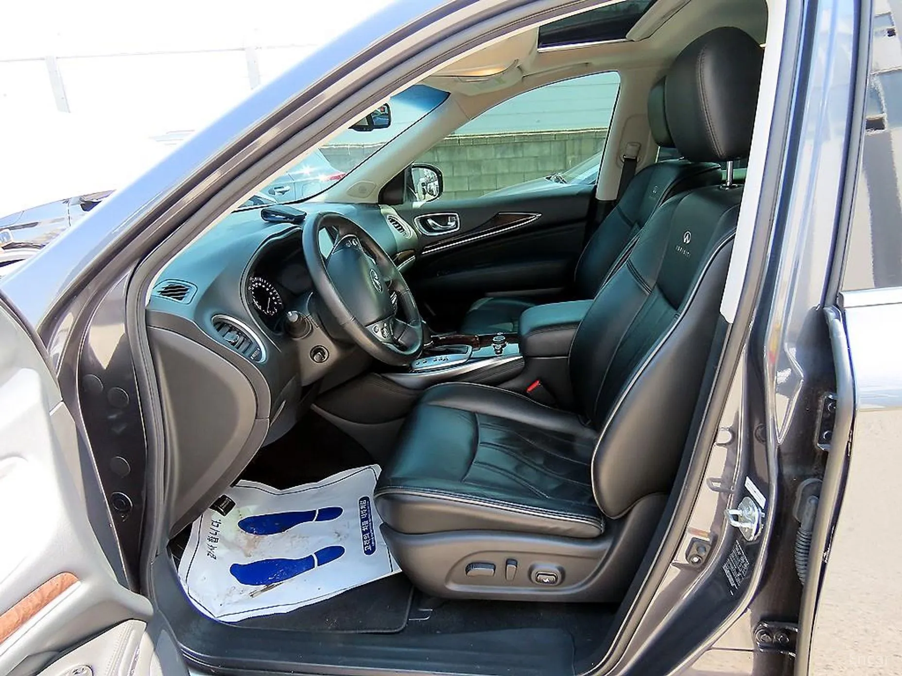 Infiniti JX35 превью 5