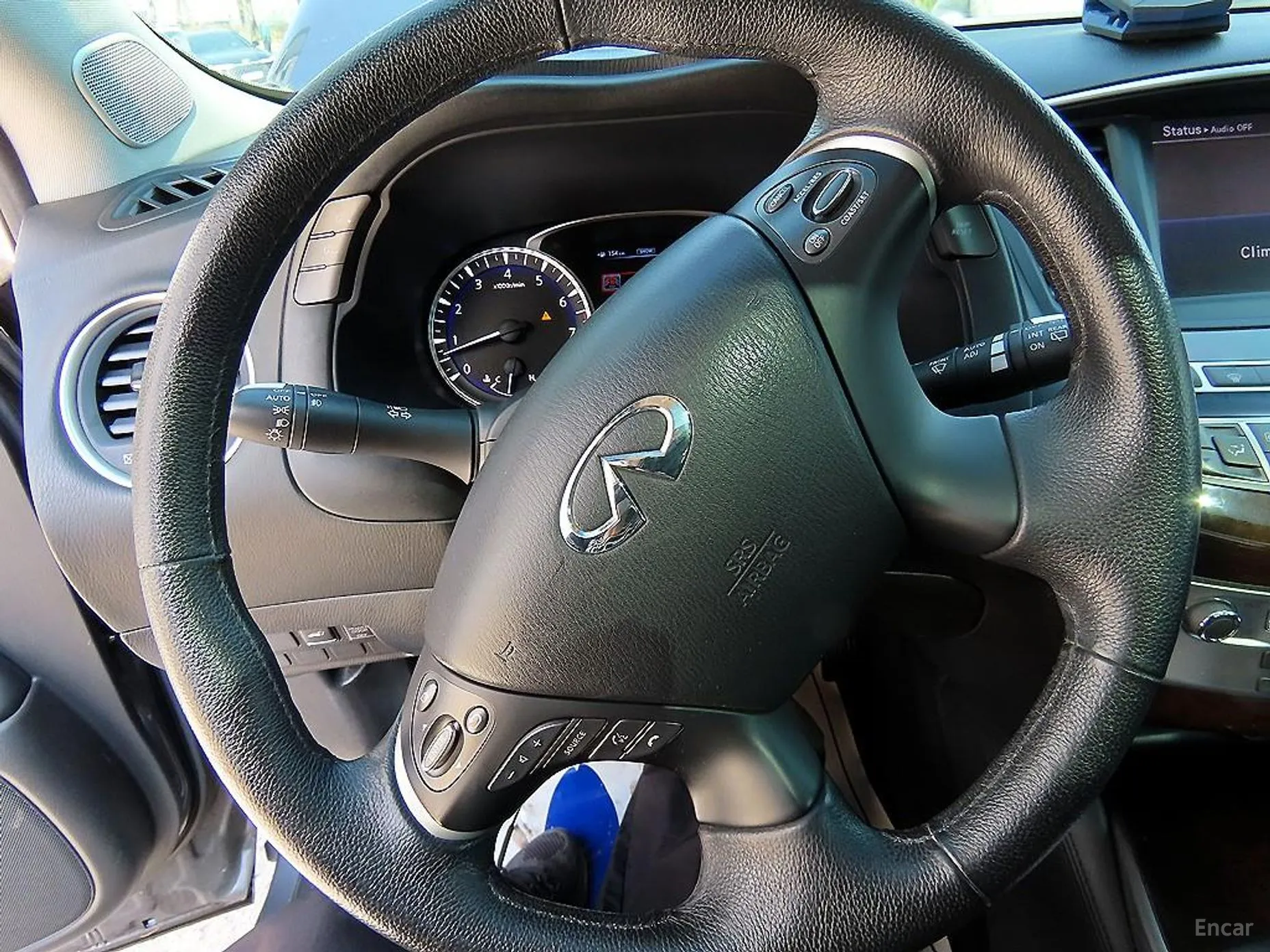Infiniti JX35 превью 8