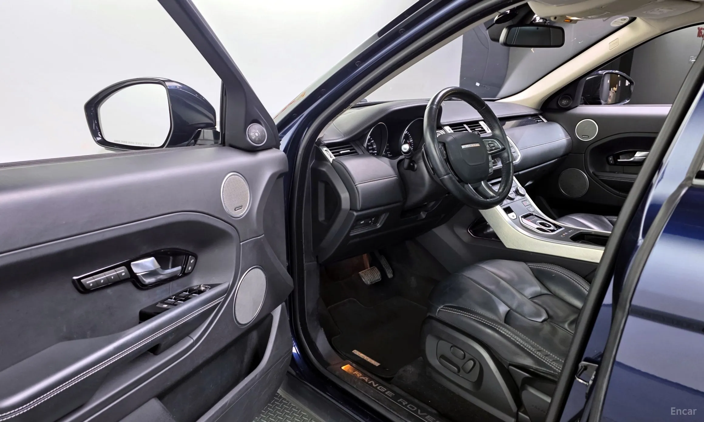 Land Rover Range Rover Evoque превью 10
