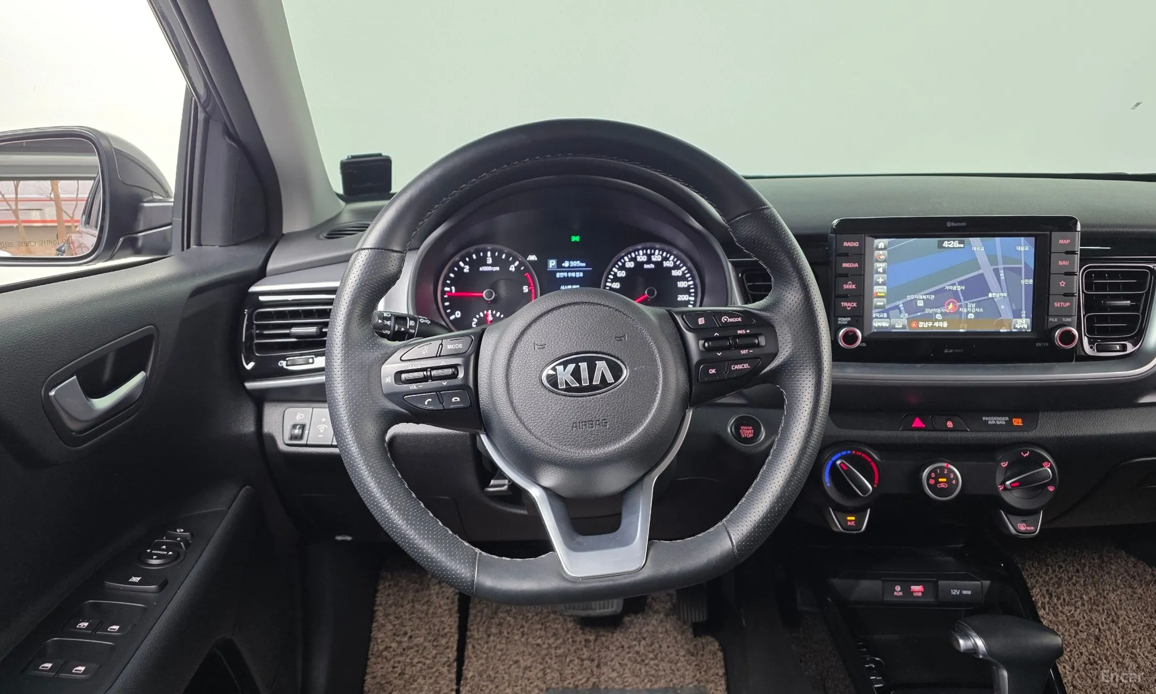 Kia Stonic превью 13