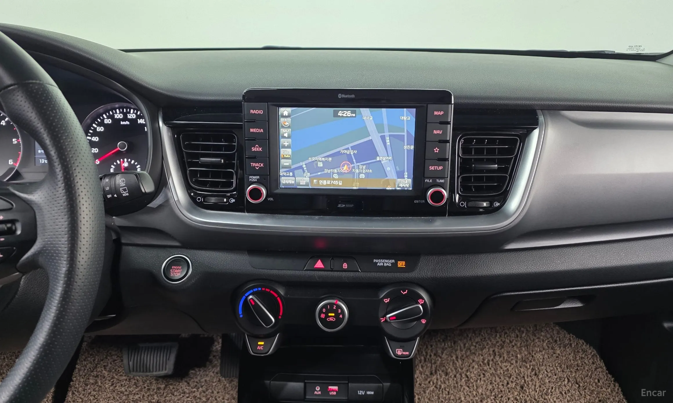 Kia Stonic превью 14