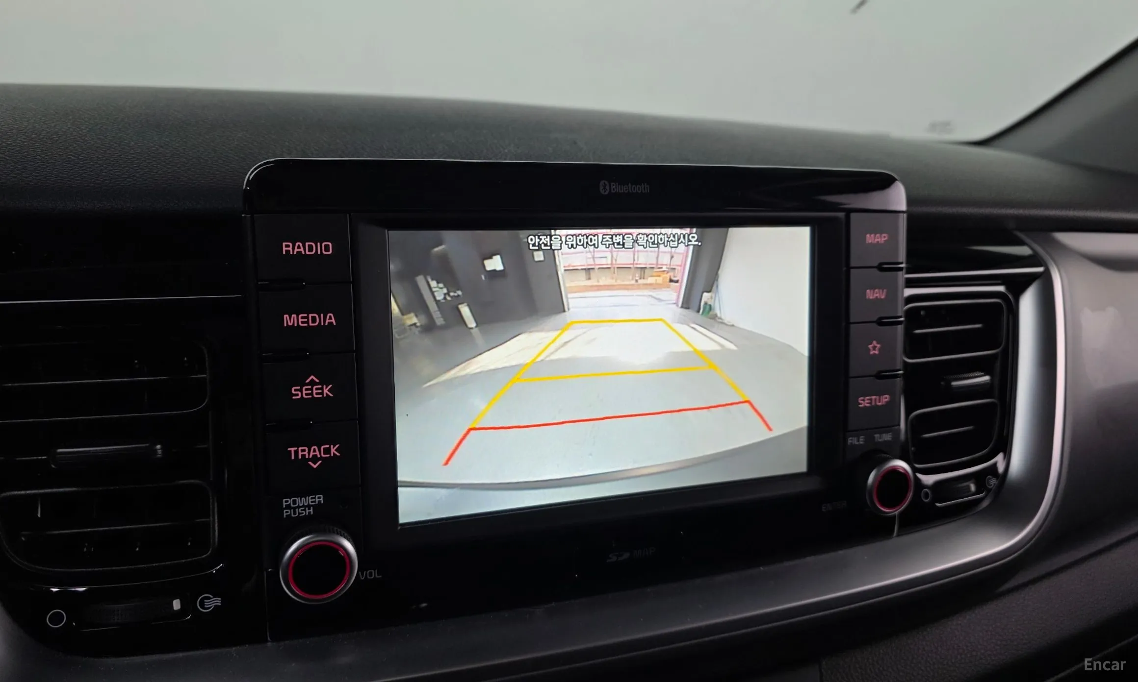 Kia Stonic превью 15