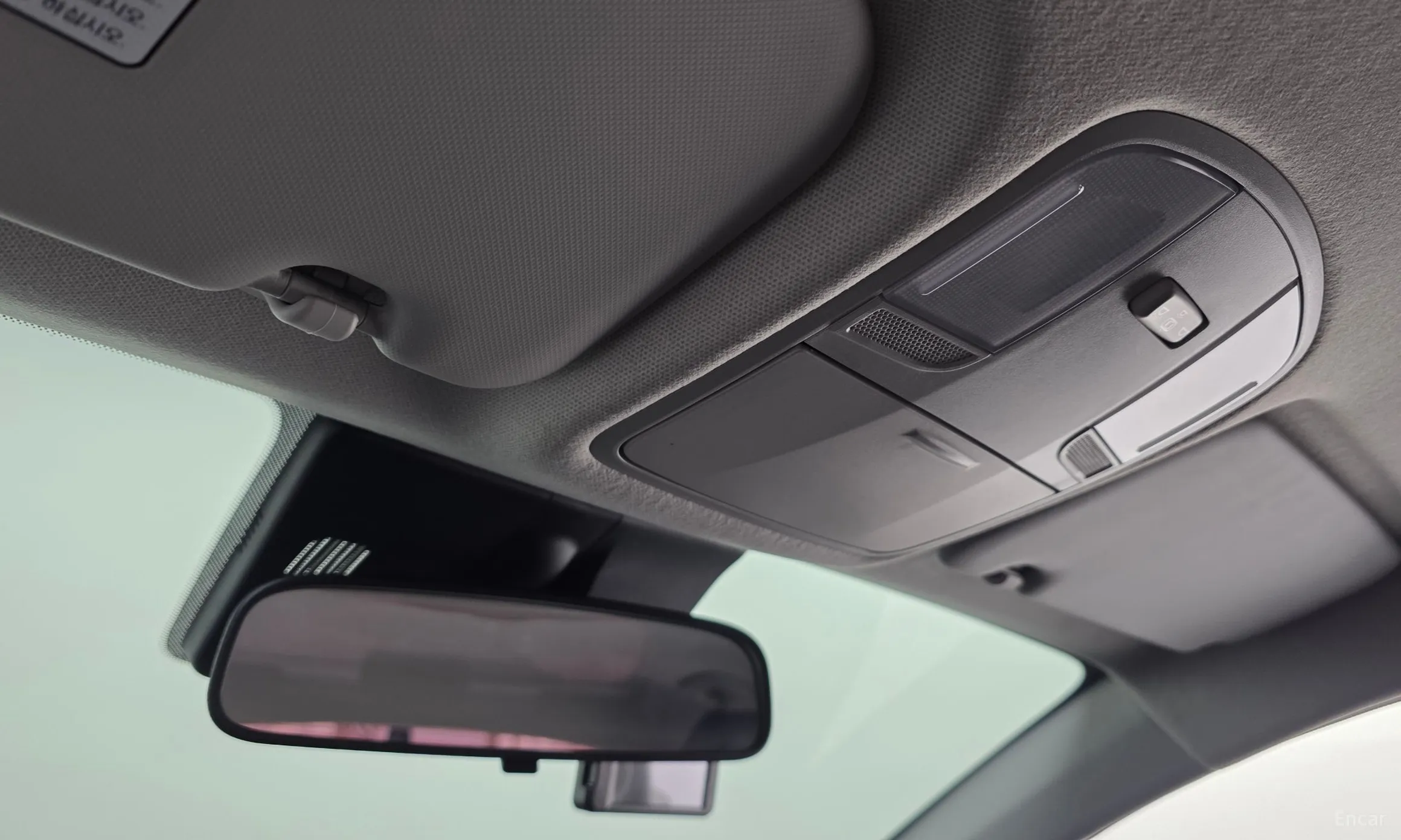 Kia Stonic превью 19