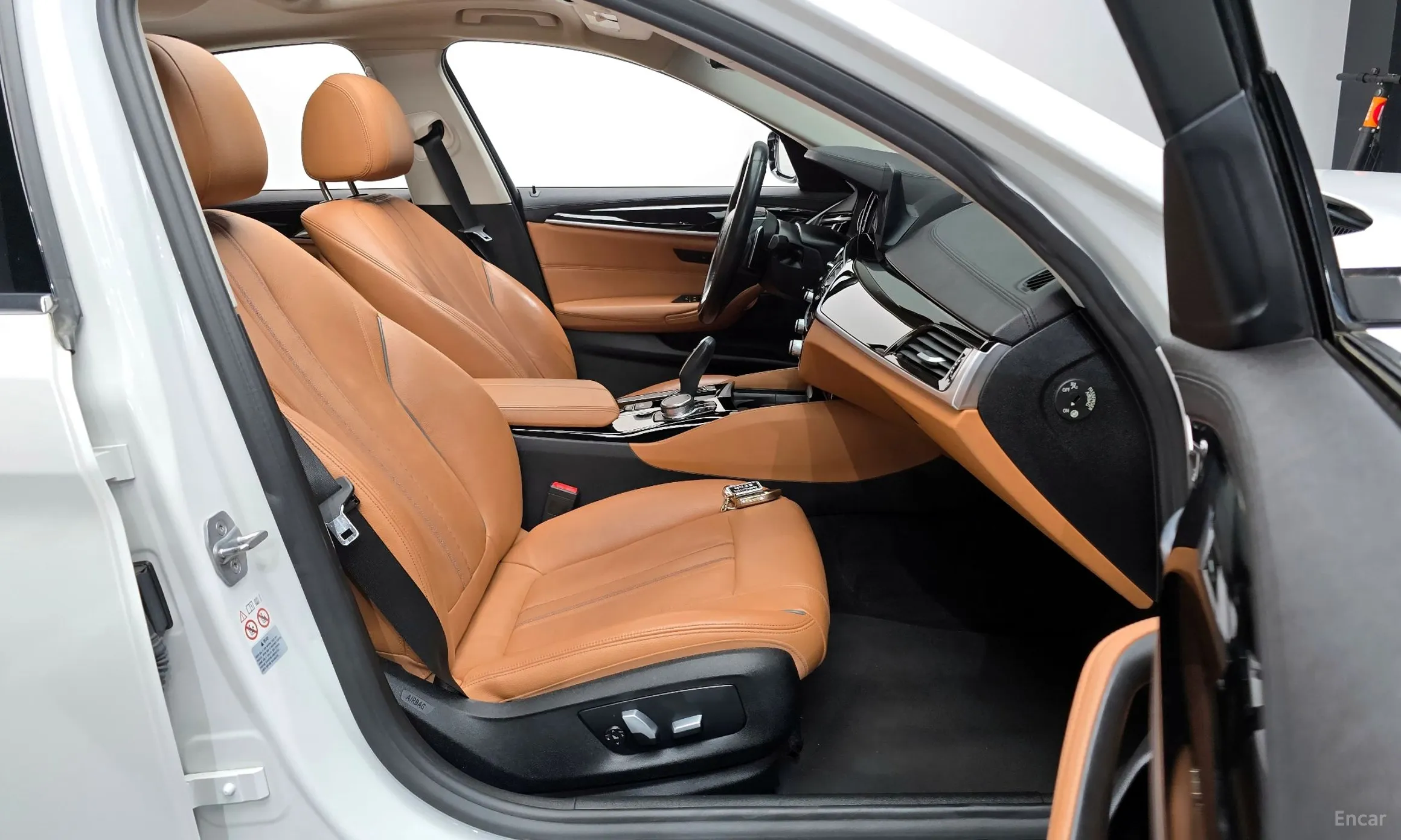 BMW 5 Series (G30) превью 10