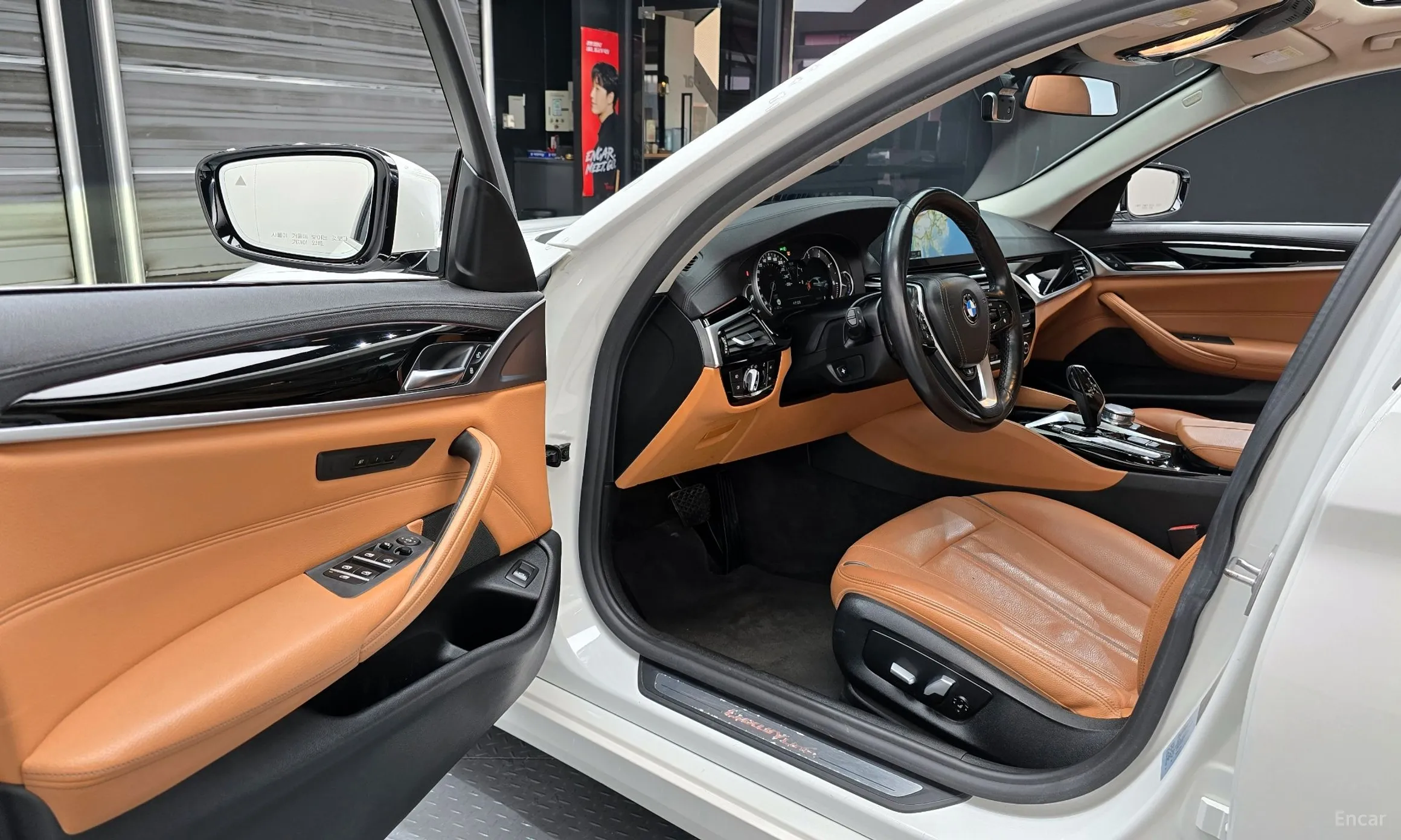 BMW 5 Series (G30) превью 11