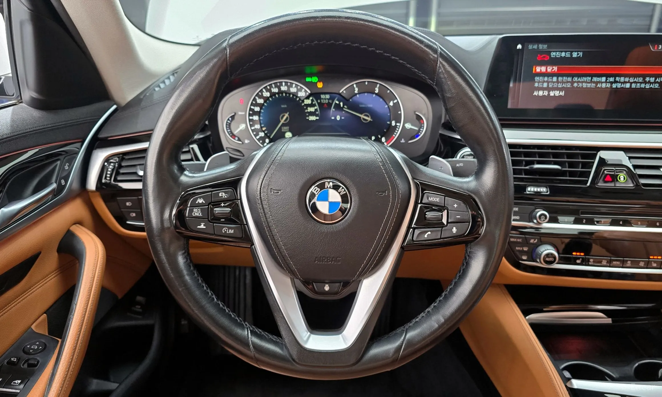 BMW 5 Series (G30) превью 13