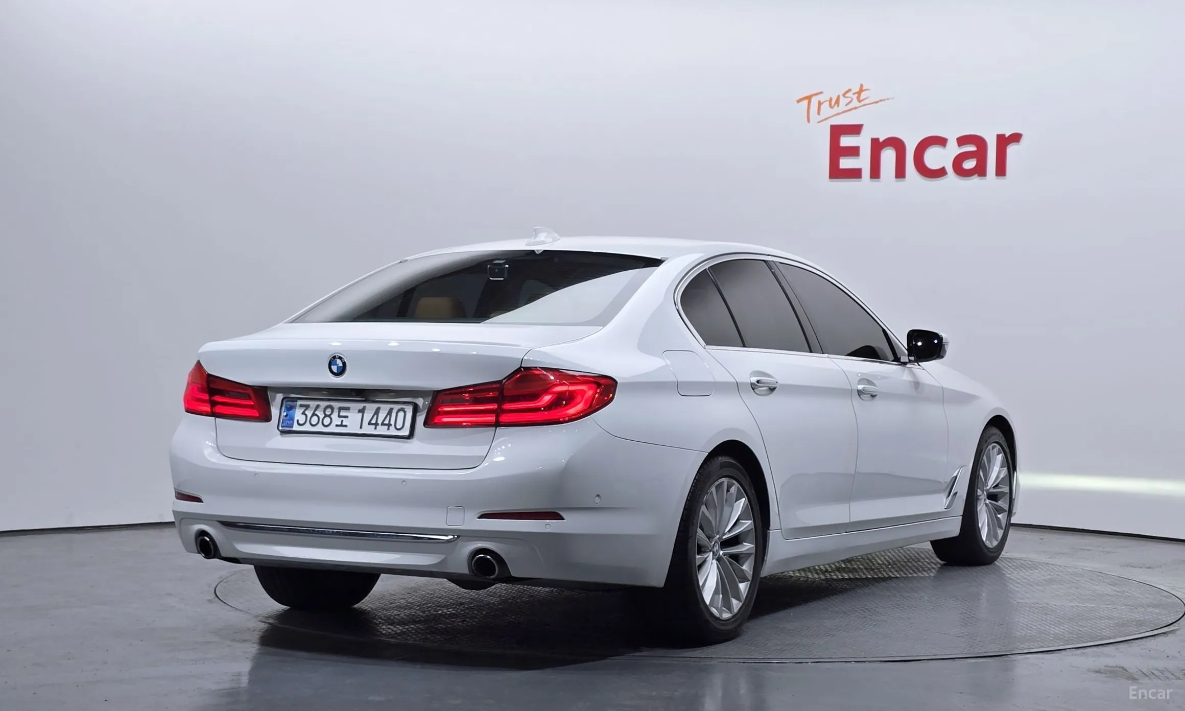 BMW 5 Series (G30) превью 2