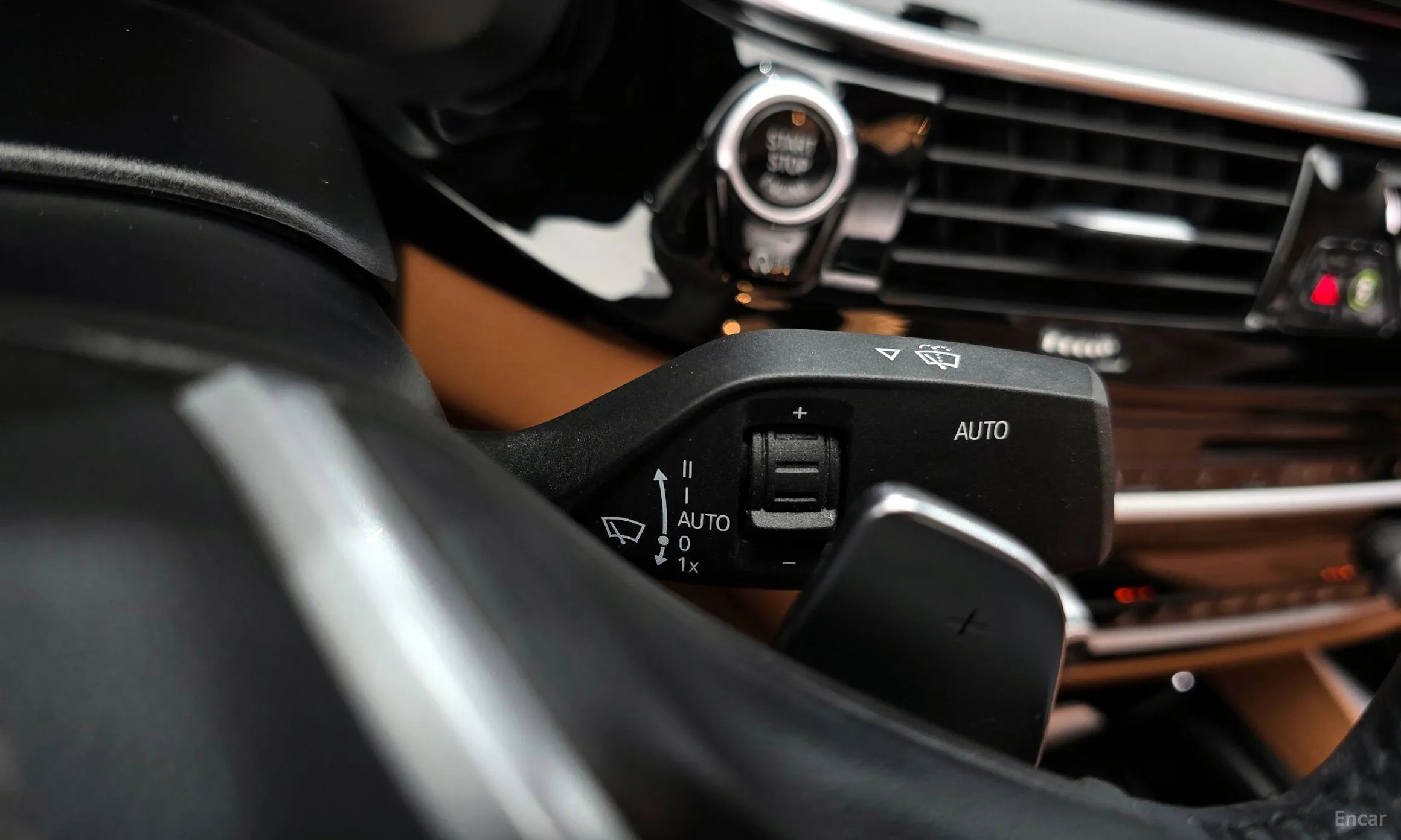 BMW 5 Series (G30) превью 18