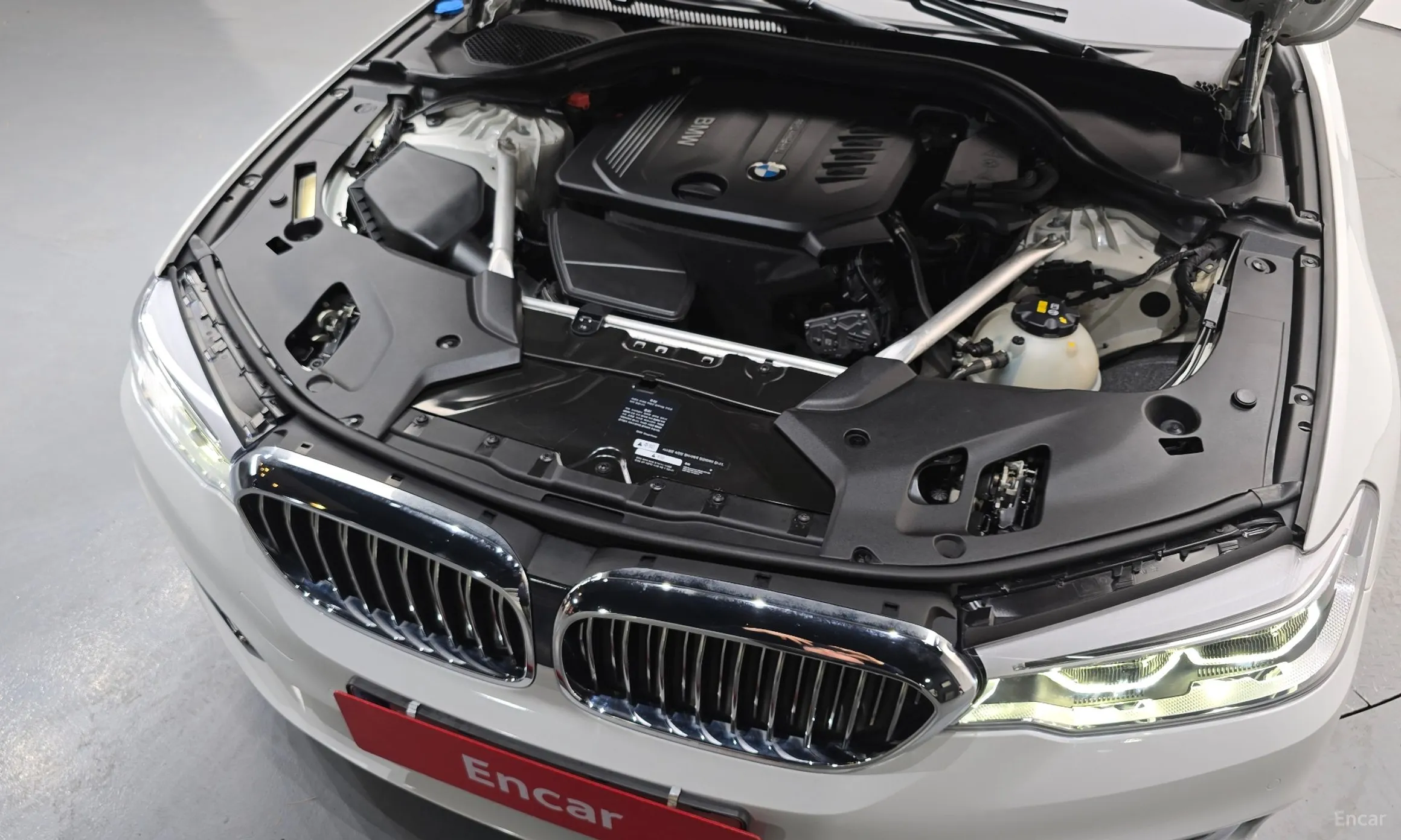 BMW 5 Series (G30) превью 6