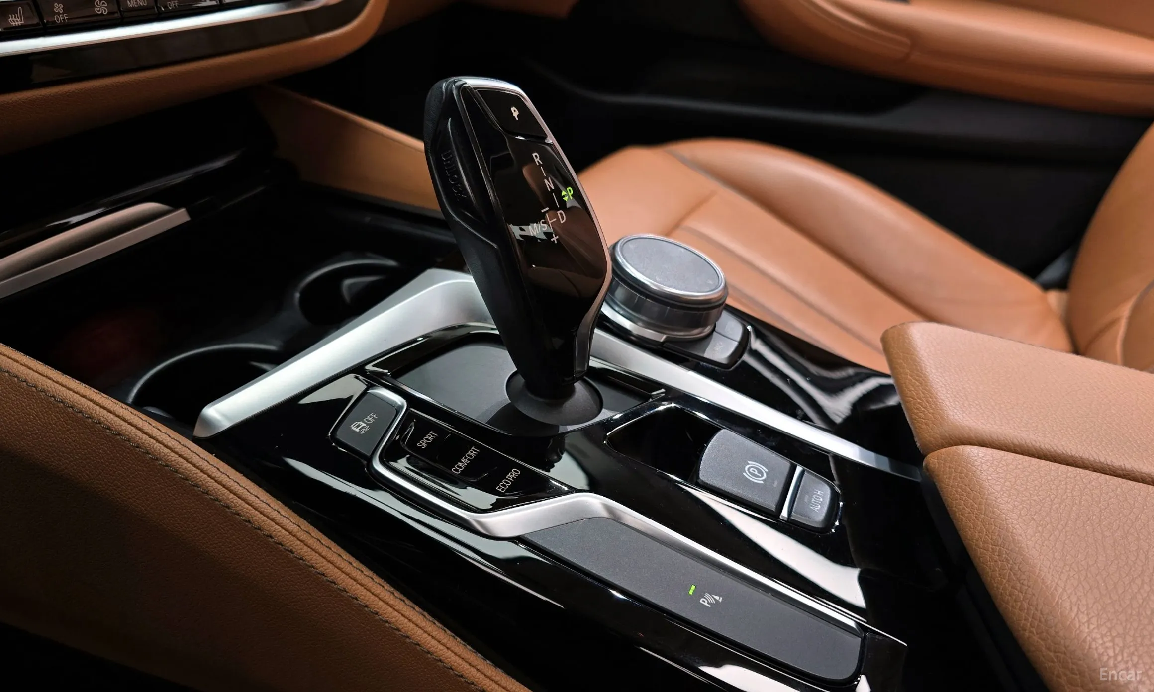 BMW 5 Series (G30) превью 9