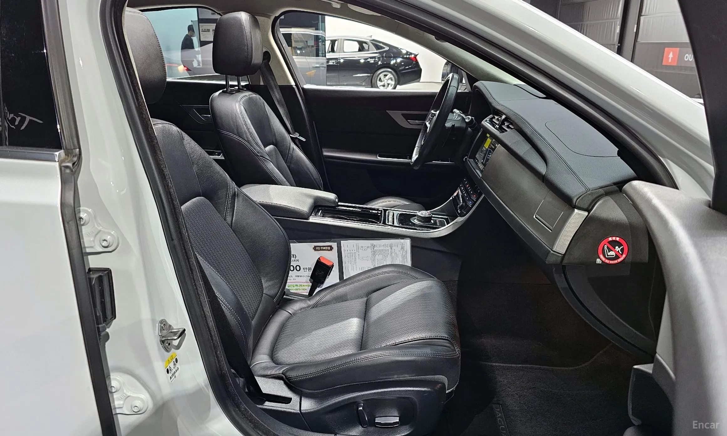 Jaguar XF (x260) превью 10