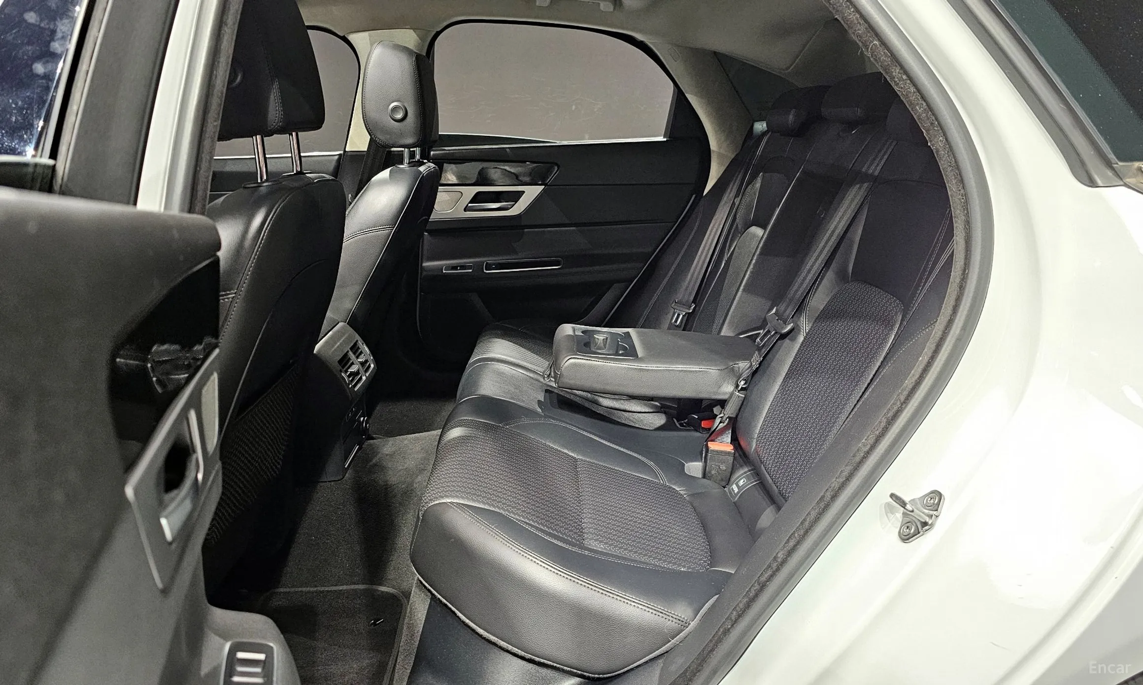Jaguar XF (x260) превью 12