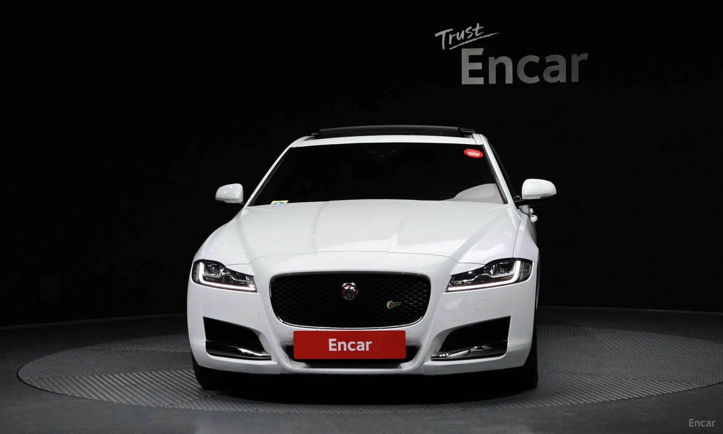 Jaguar XF (x260) превью 3
