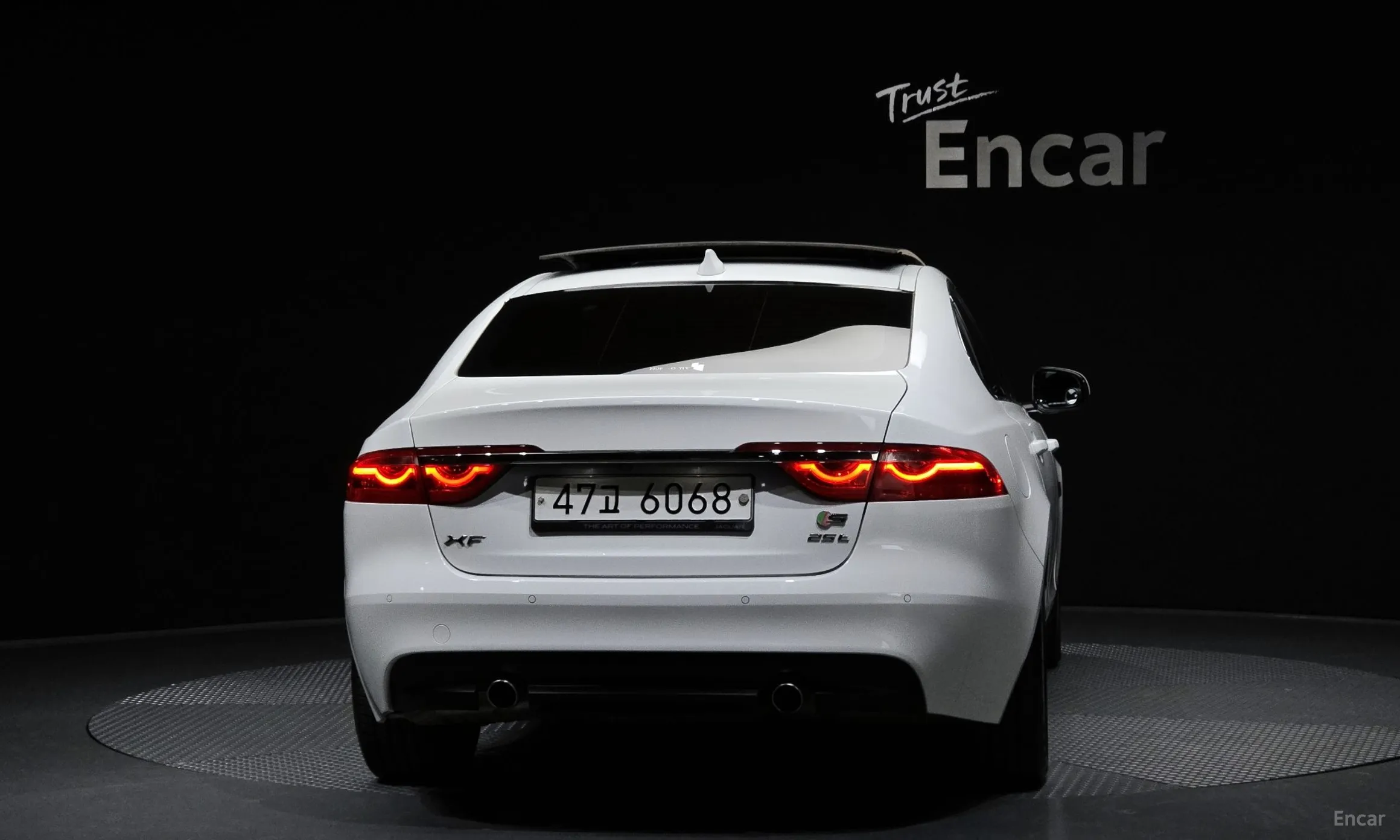 Jaguar XF (x260) превью 4