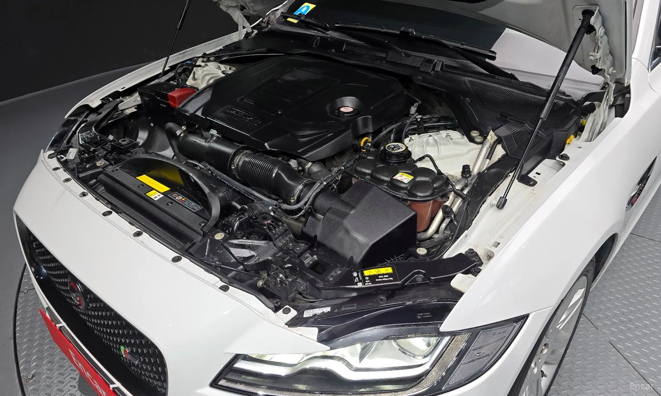 Jaguar XF (x260) превью 6