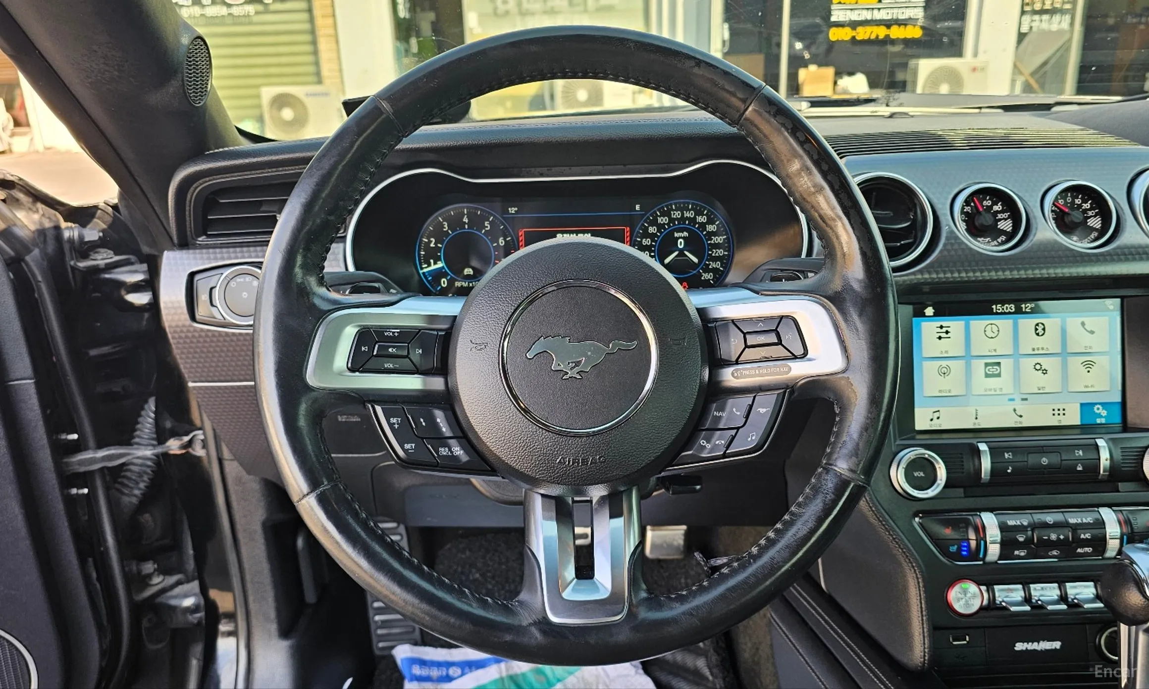 Ford Mustang превью 17