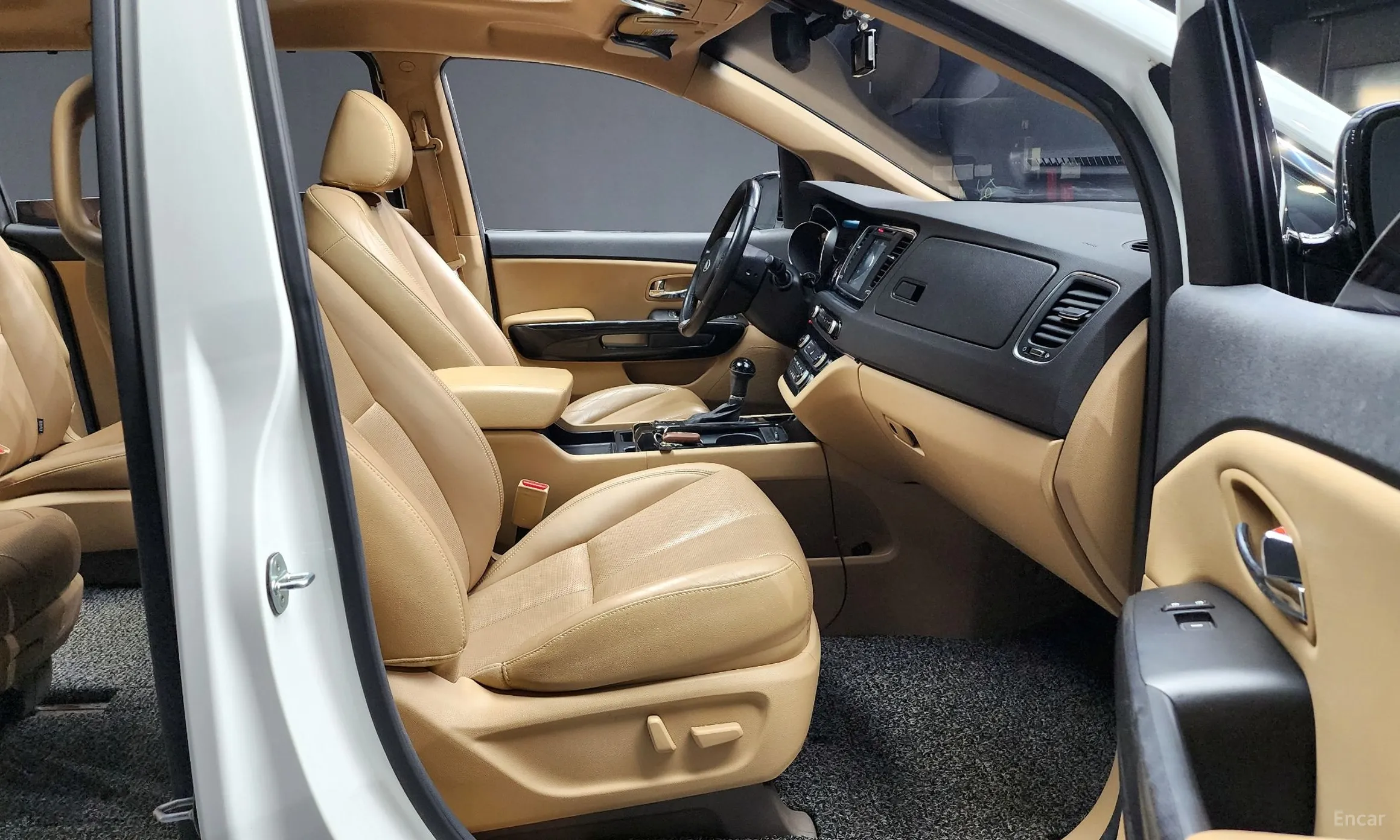 Kia Carnival превью 10