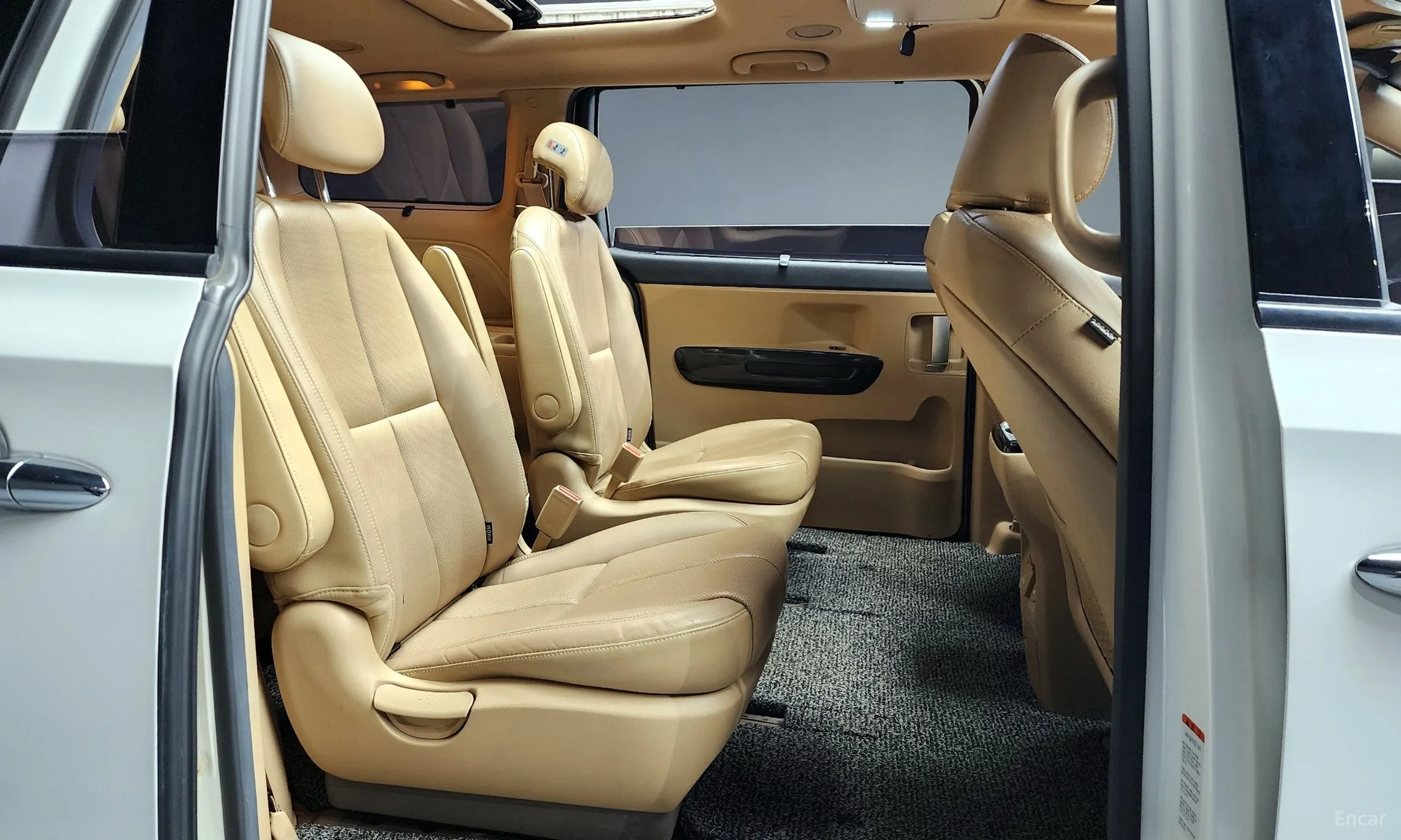 Kia Carnival превью 12