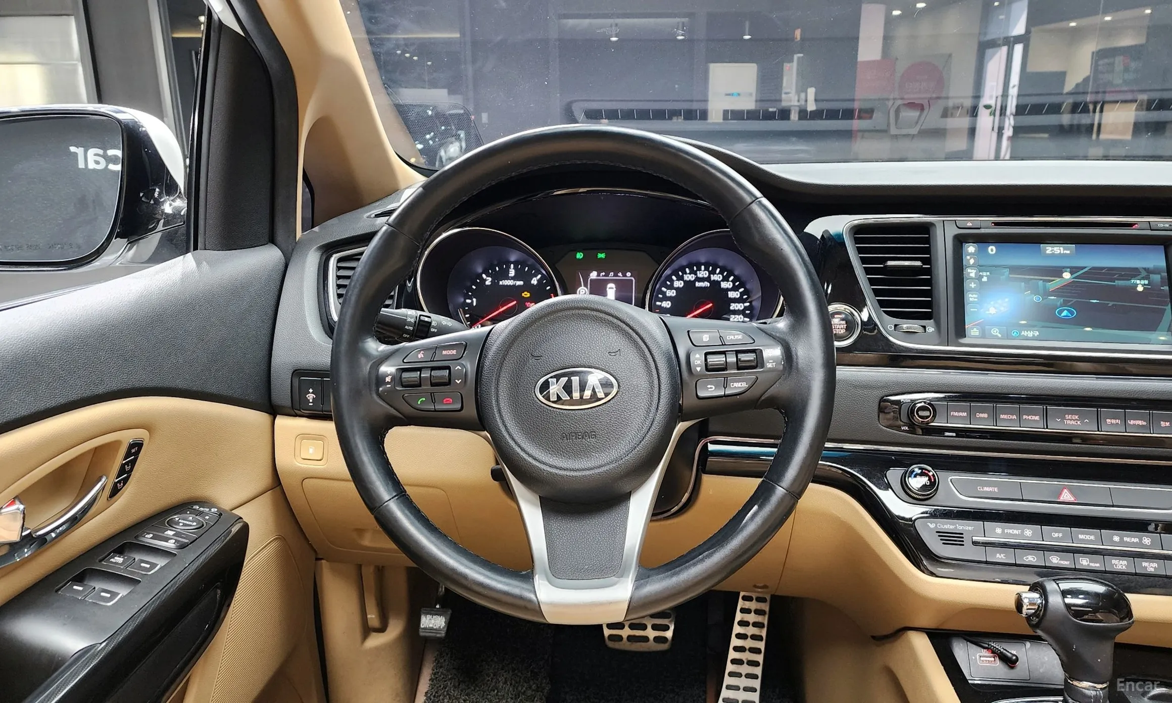 Kia Carnival превью 14
