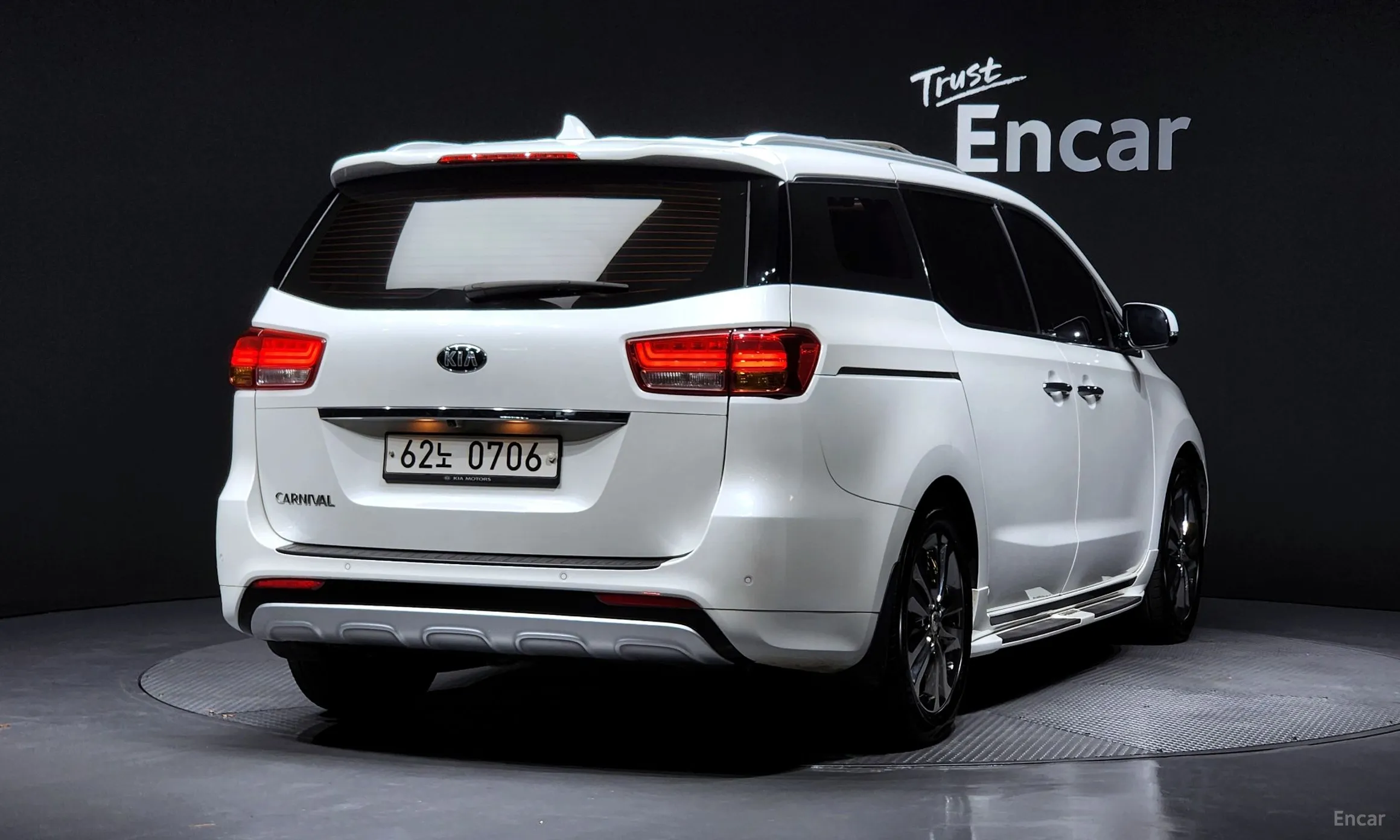 Kia Carnival превью 2