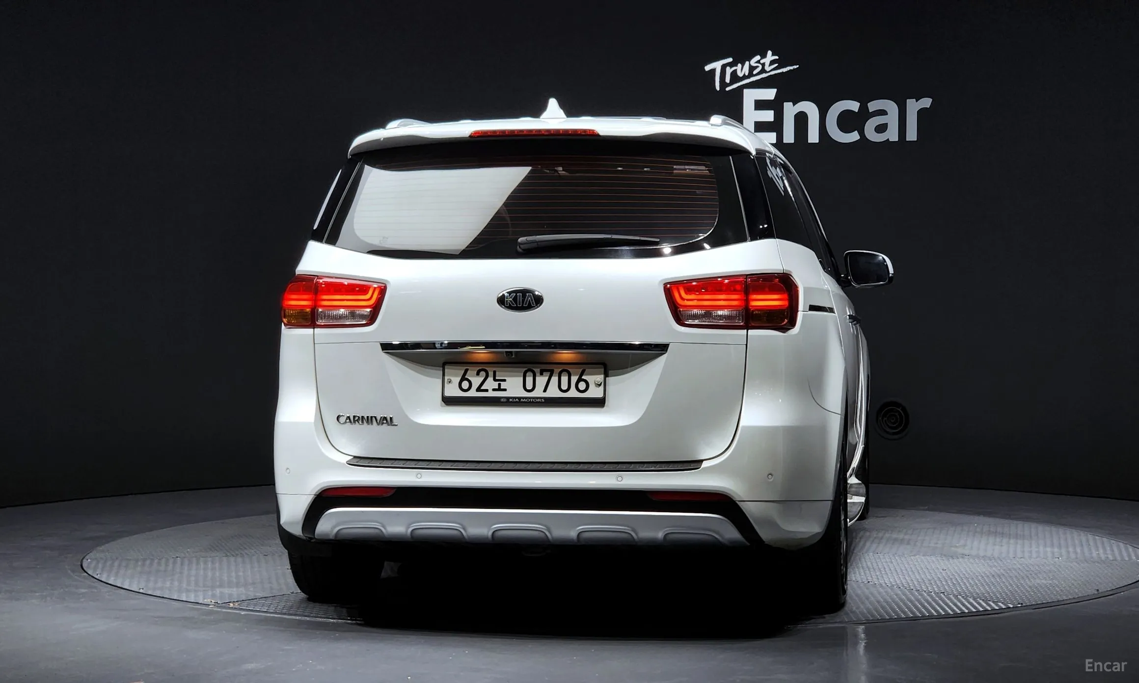 Kia Carnival превью 4