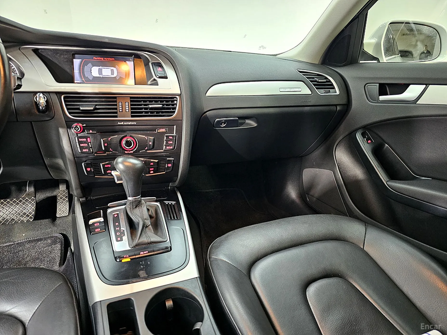 Audi New A4 превью 9