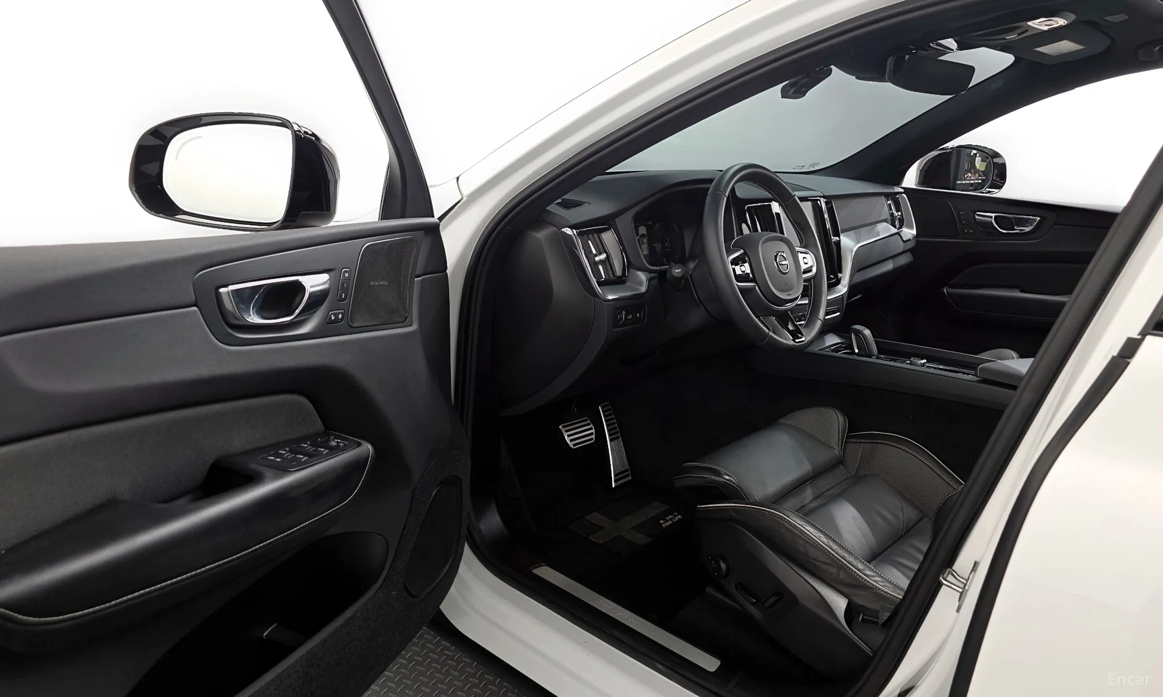 Volvo XC60 Gen 2 превью 10