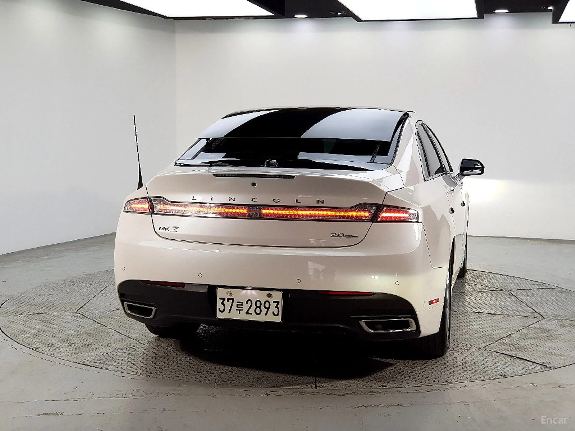 Lincoln New MKZ превью 3