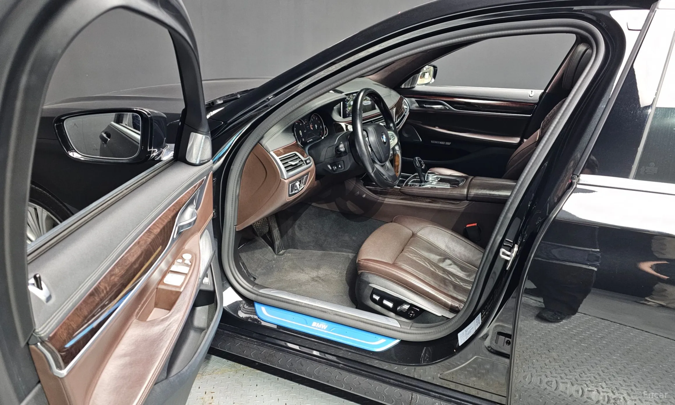 BMW 7 Series (G11) превью 10