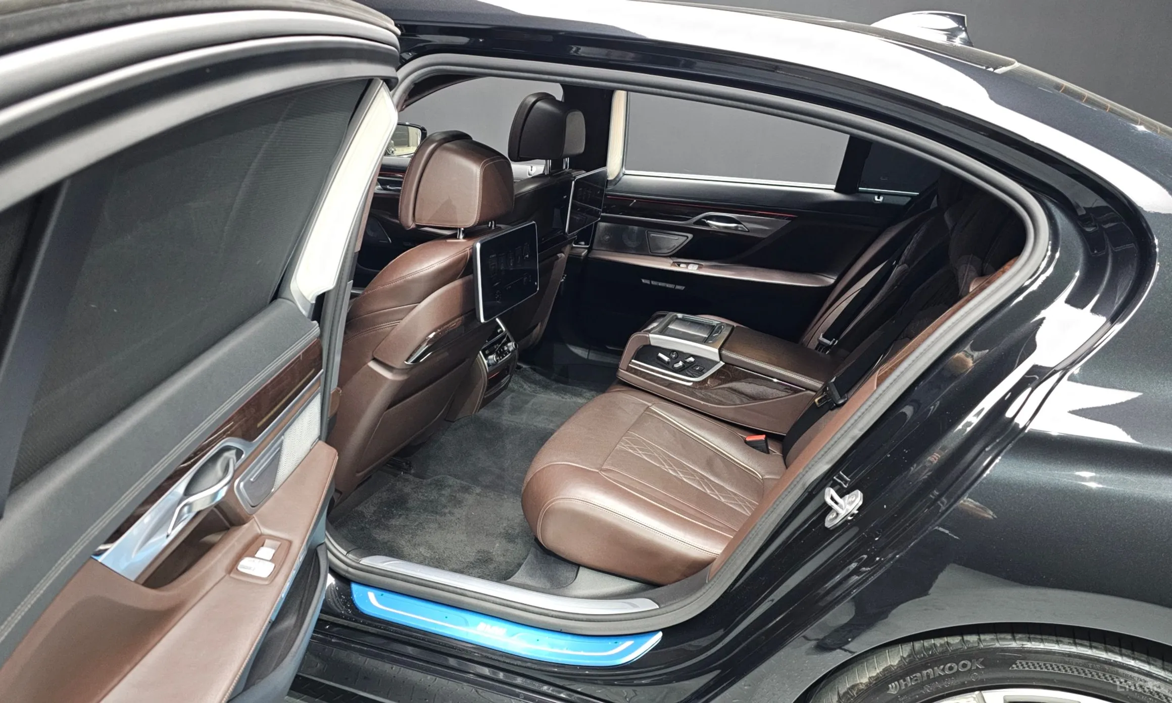 BMW 7 Series (G11) превью 13