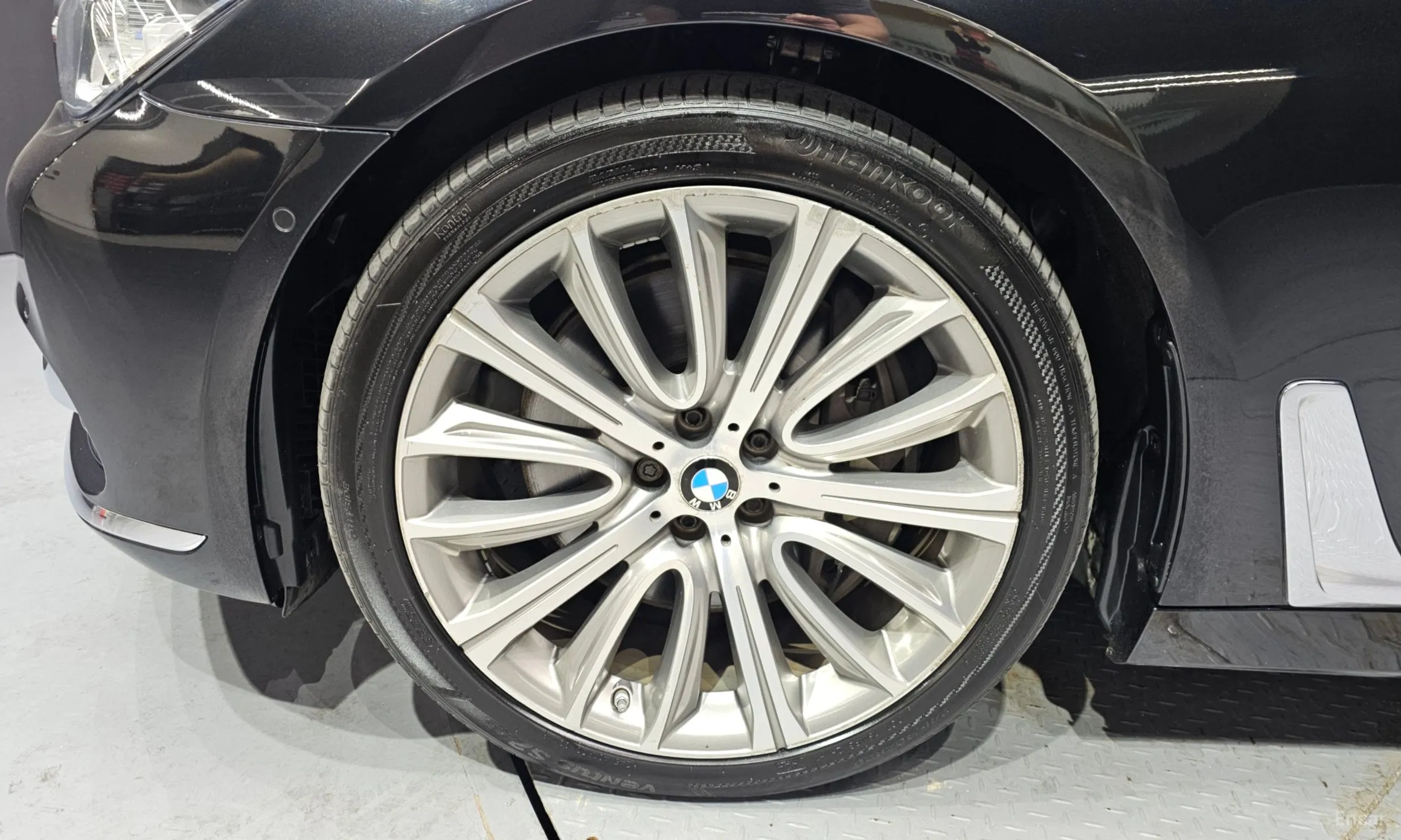 BMW 7 Series (G11) превью 5